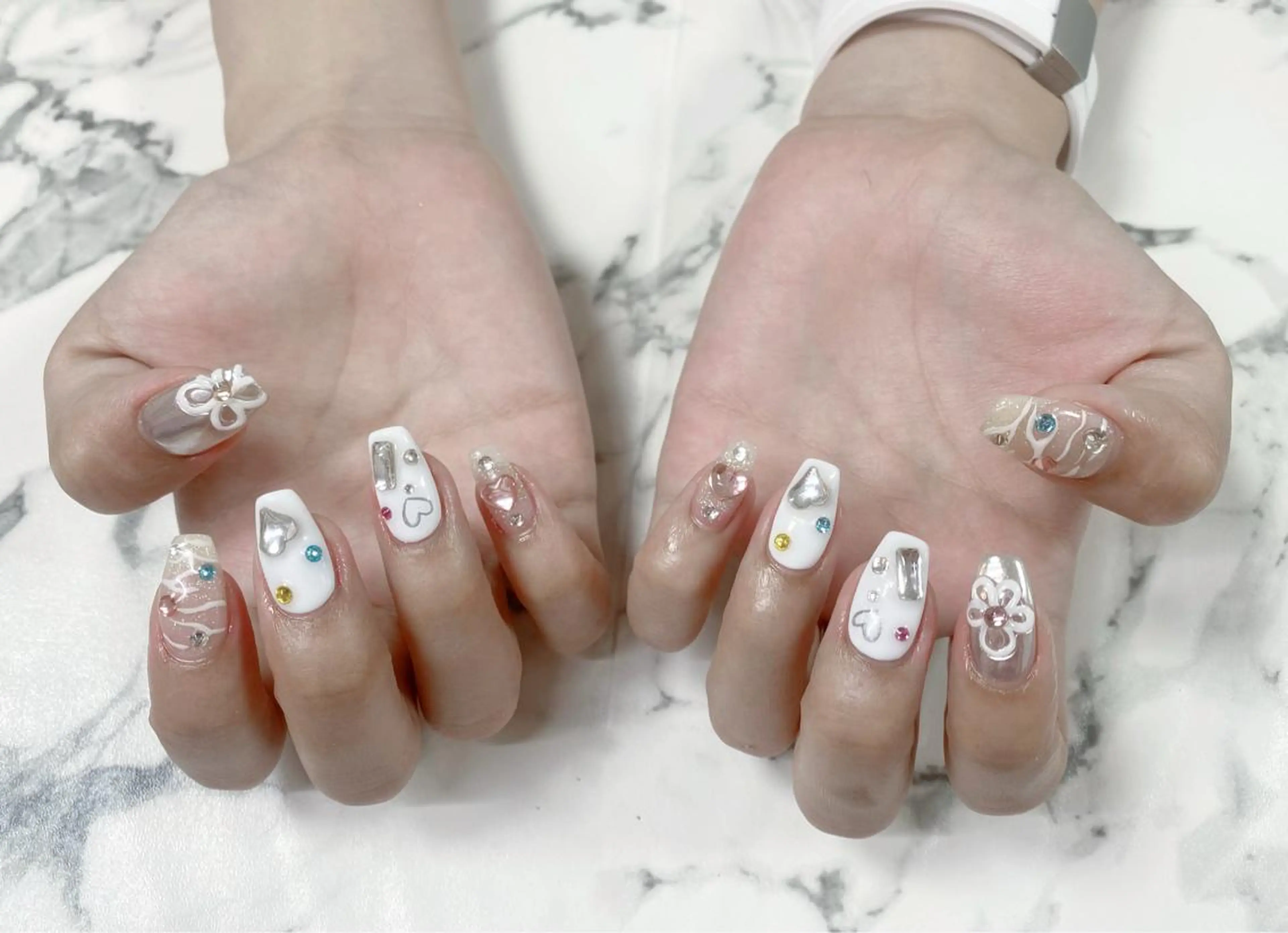 ロング カラー ネイル Q Free nailsのネイルデザイン