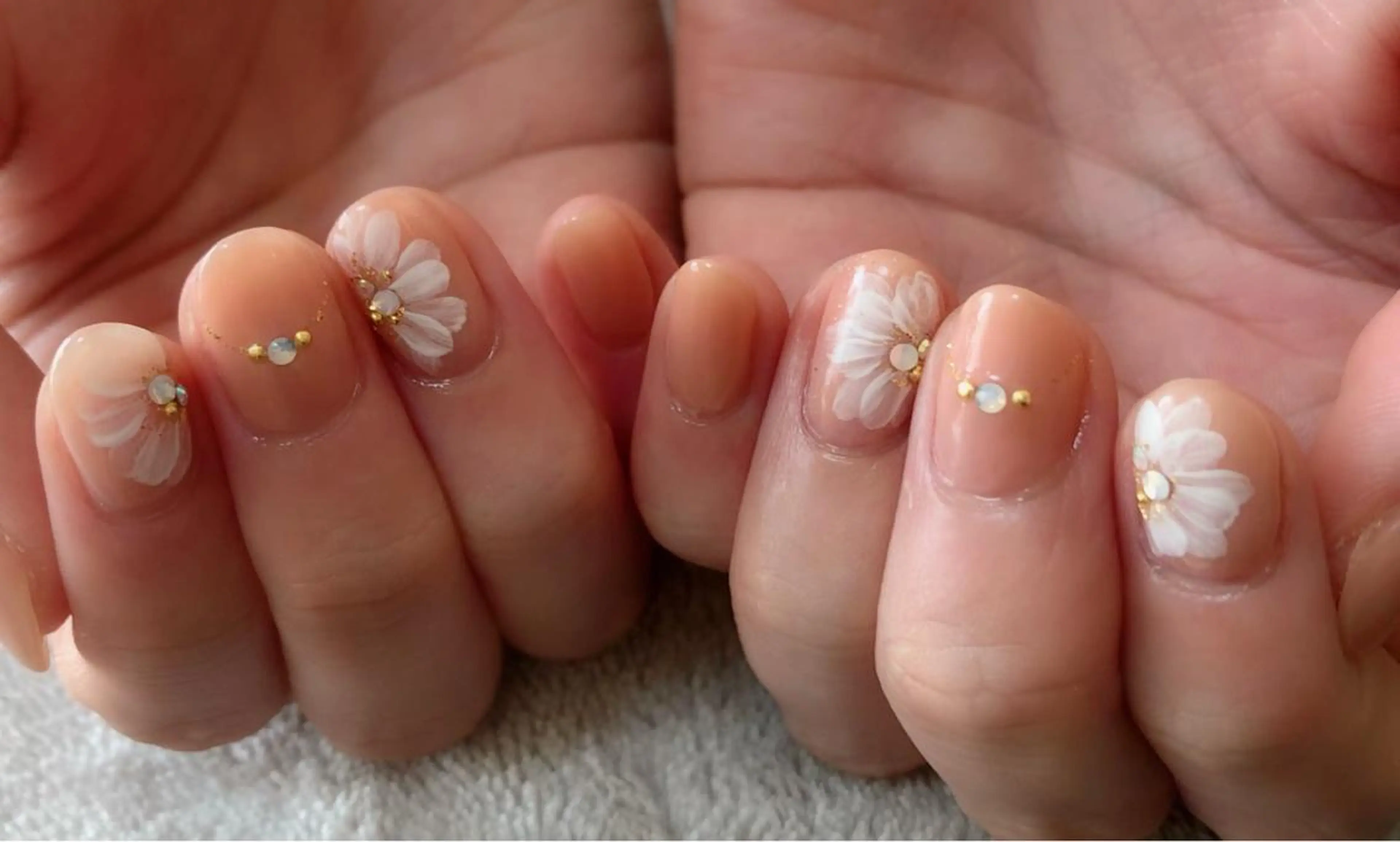 ネイル ハンドネイル t. yoshizawaのネイルデザイン