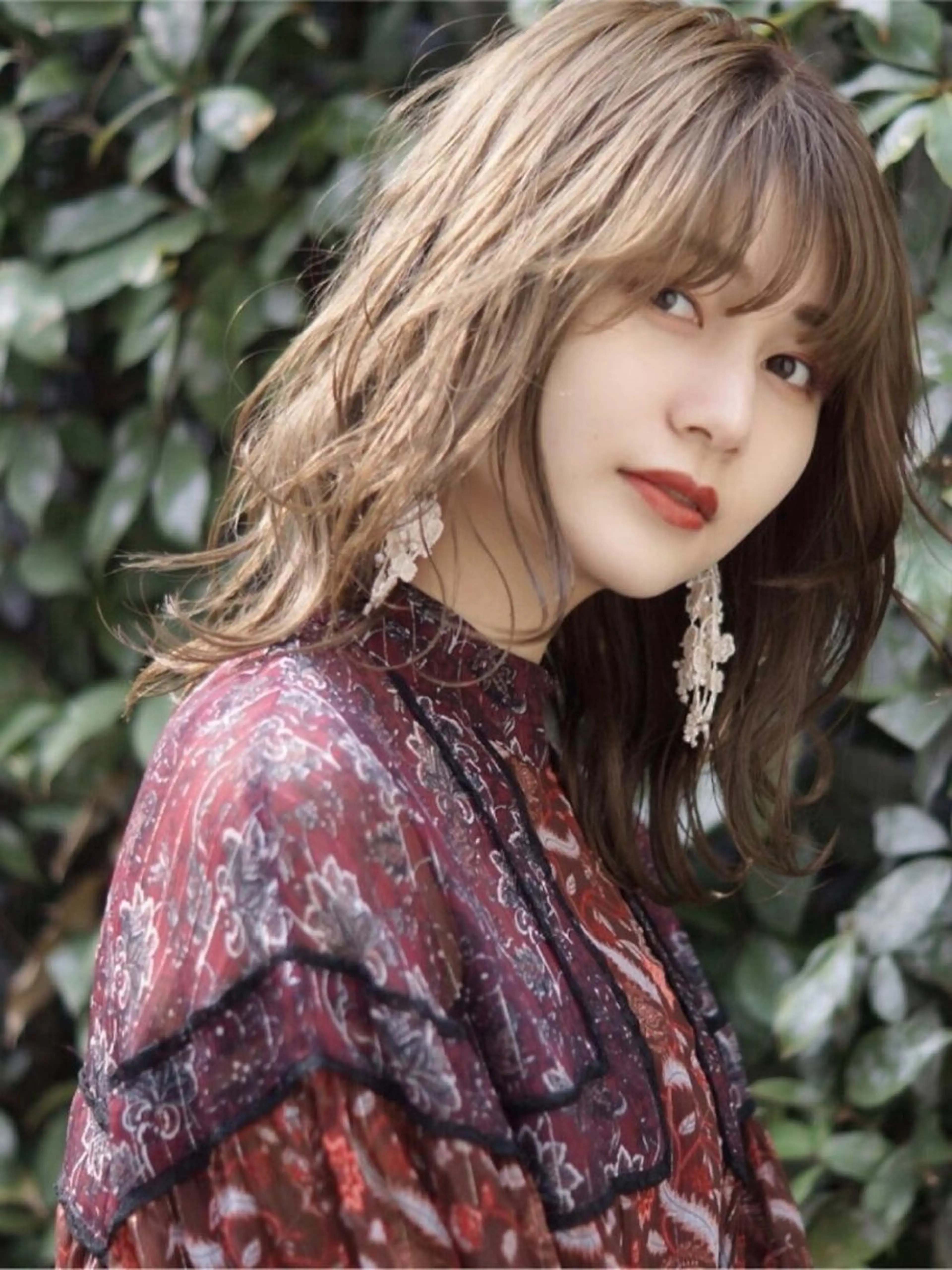 ミディアム カット ヘアカラー hoNua. 栄/透明感カラーのヘアスタイル