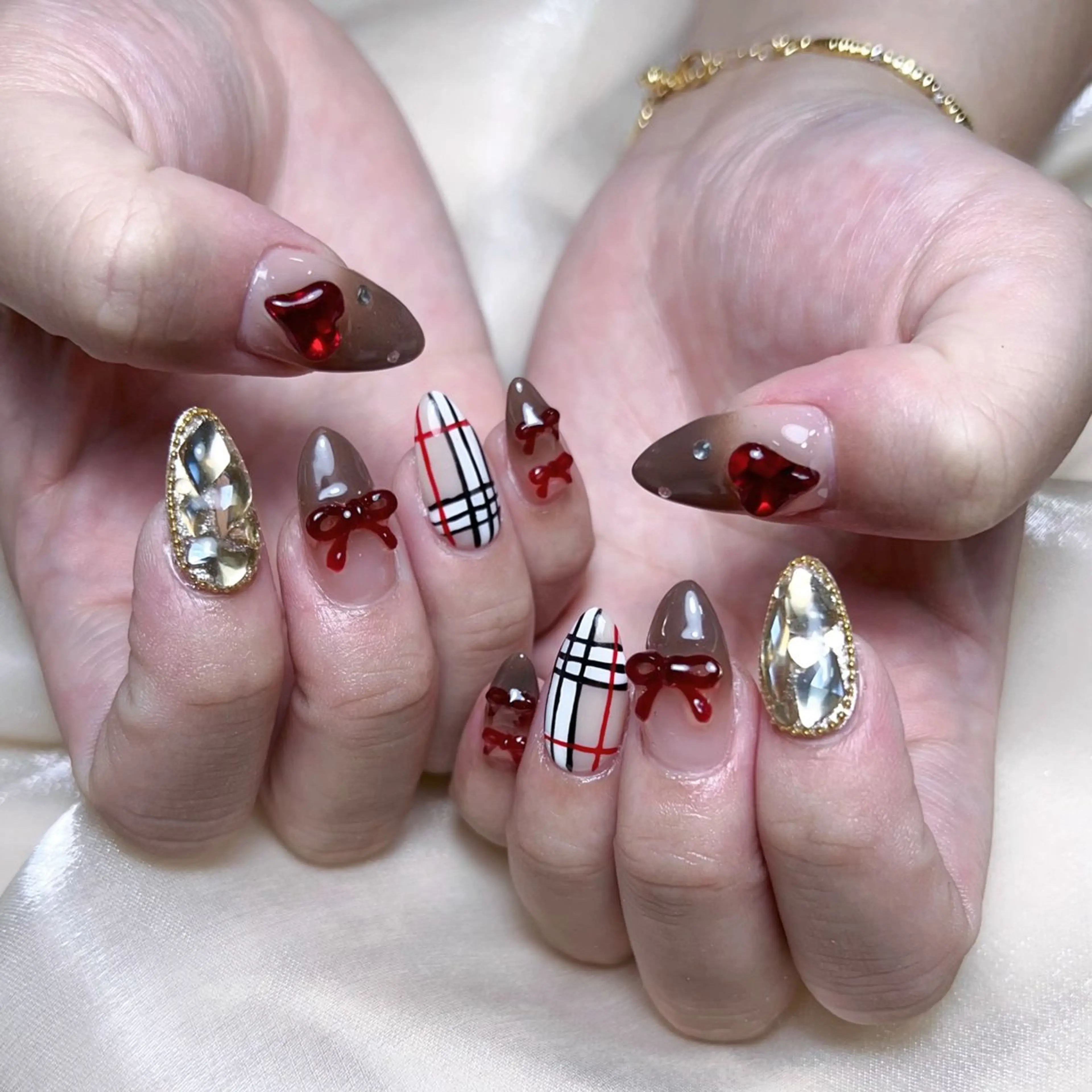 ネイル ハンドネイル NAILサロン 木にいるのネイルデザイン