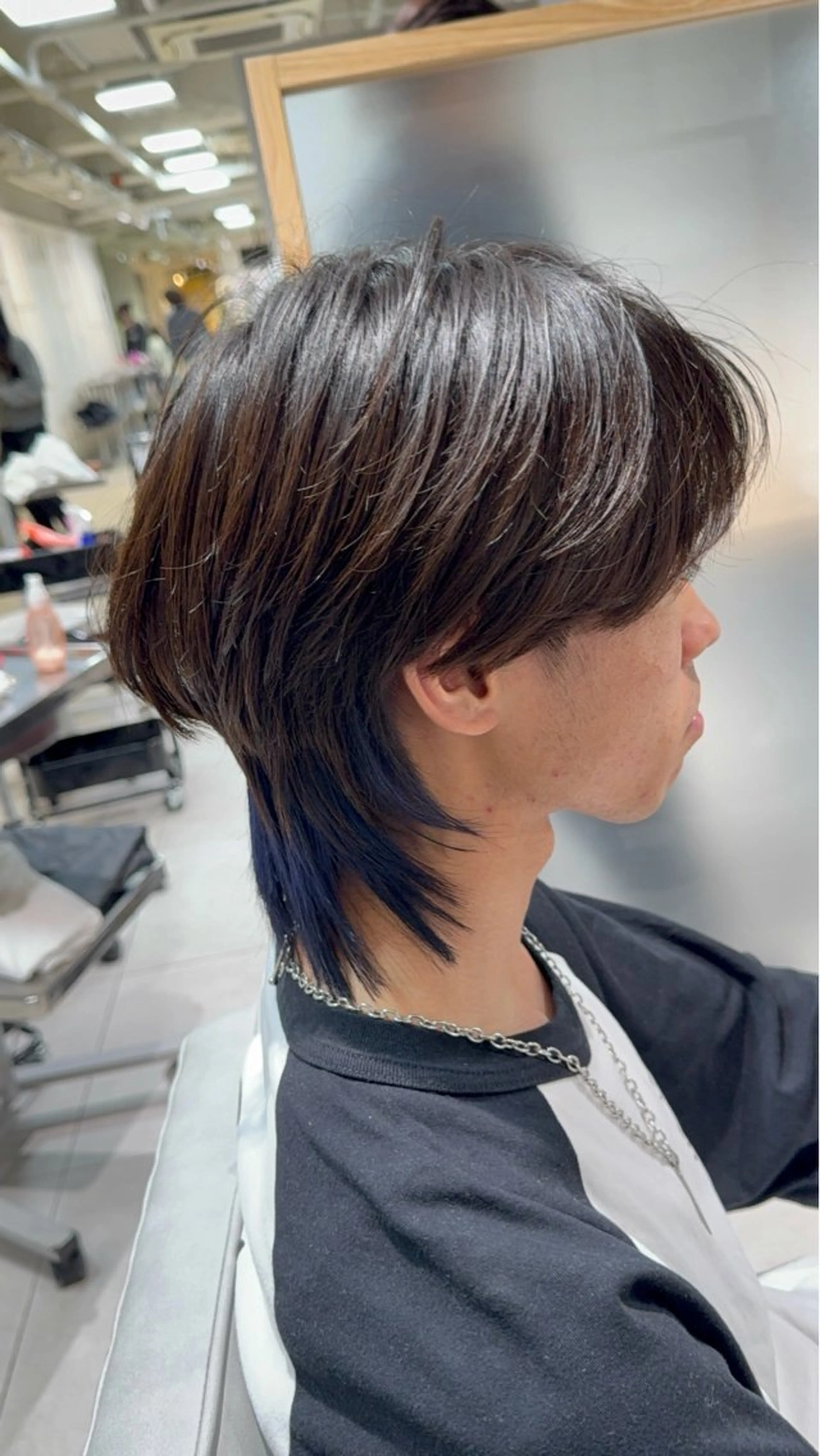 カラー メンズ センターパート メンズウルフカット ウルフカット 髪質改善/オリーブ/ ウルフカット/カラーのヘアスタイル