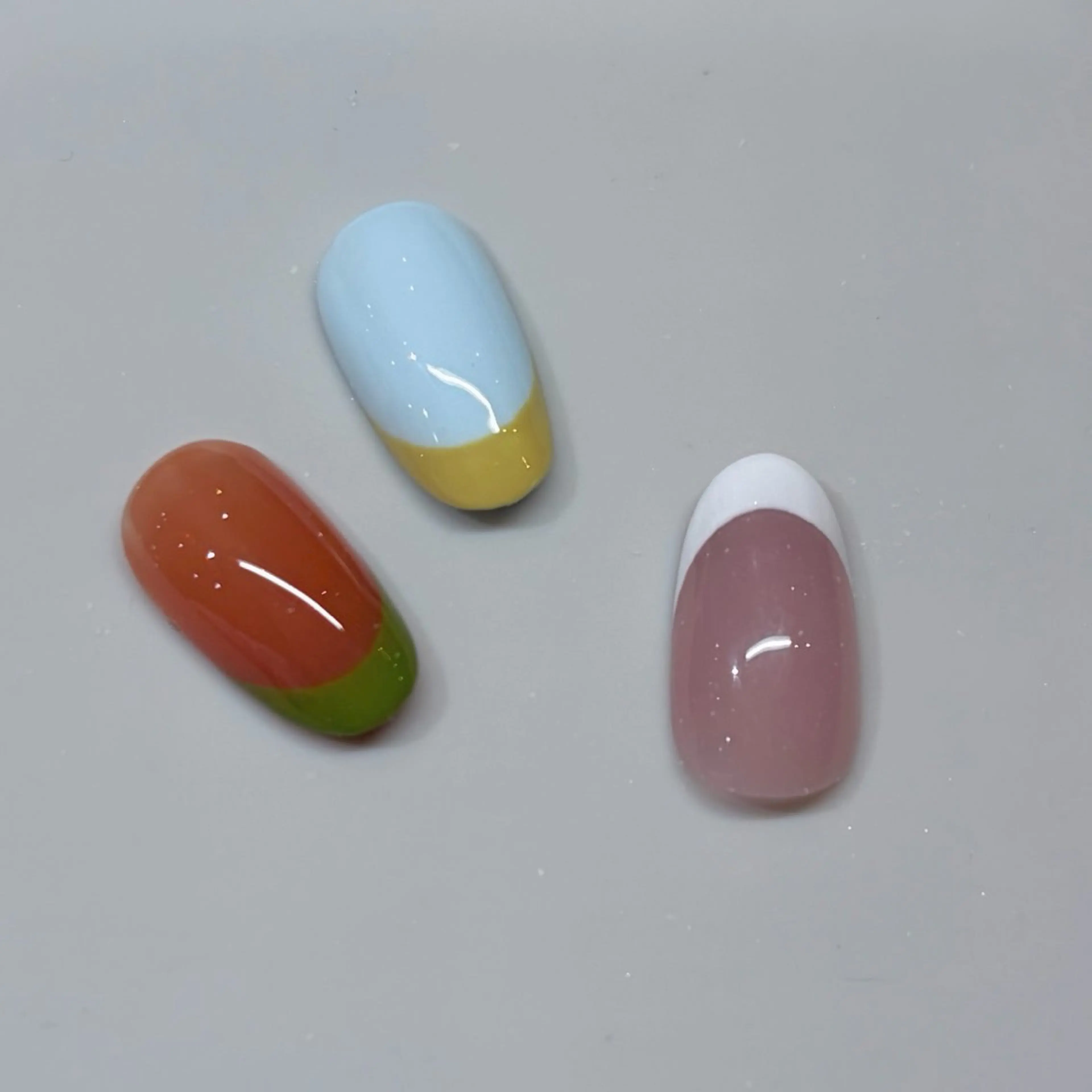 フレンチ/ベースカラーあり🟡【オフ無し】の写真