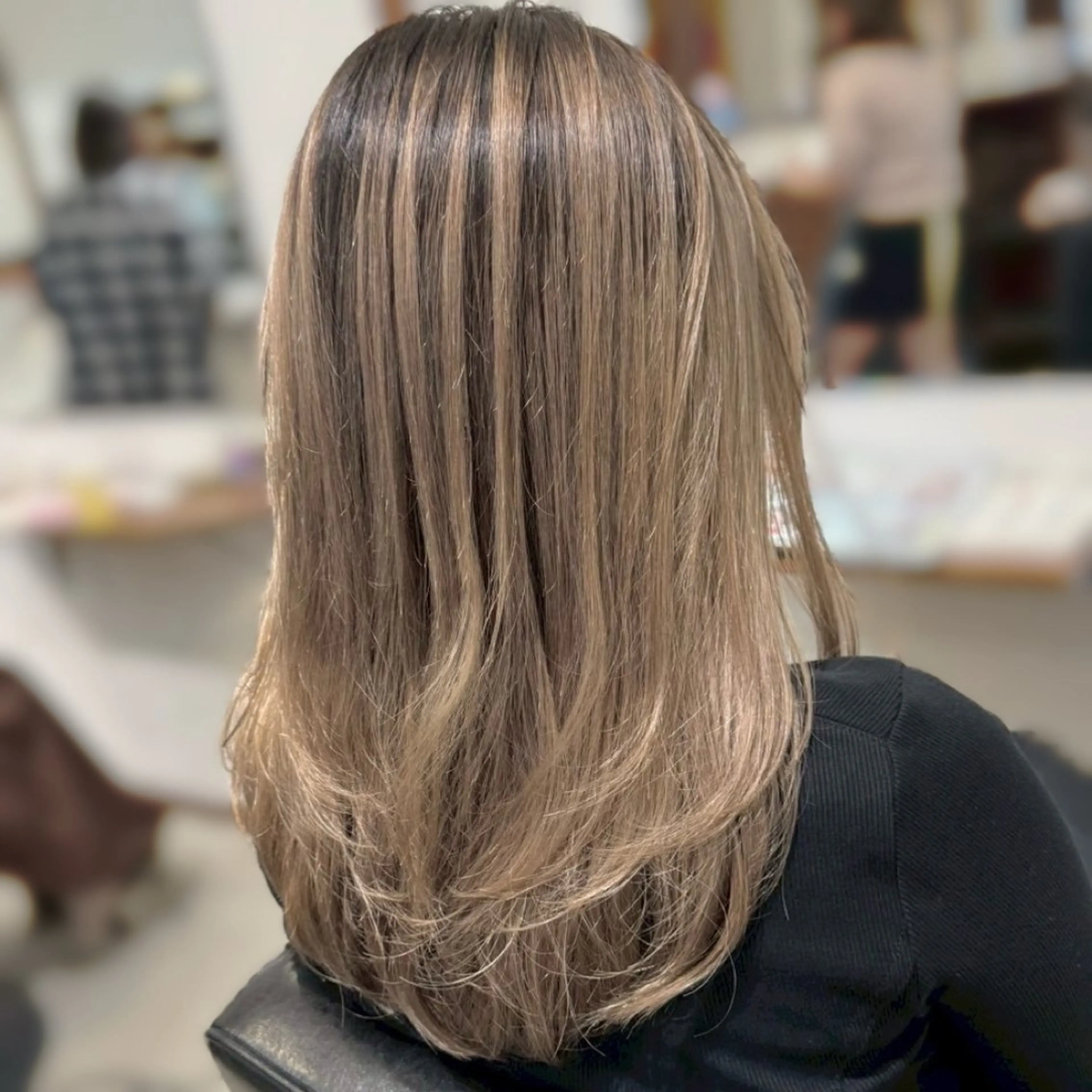 ミディアム 坂本 璃里杏のヘアスタイル