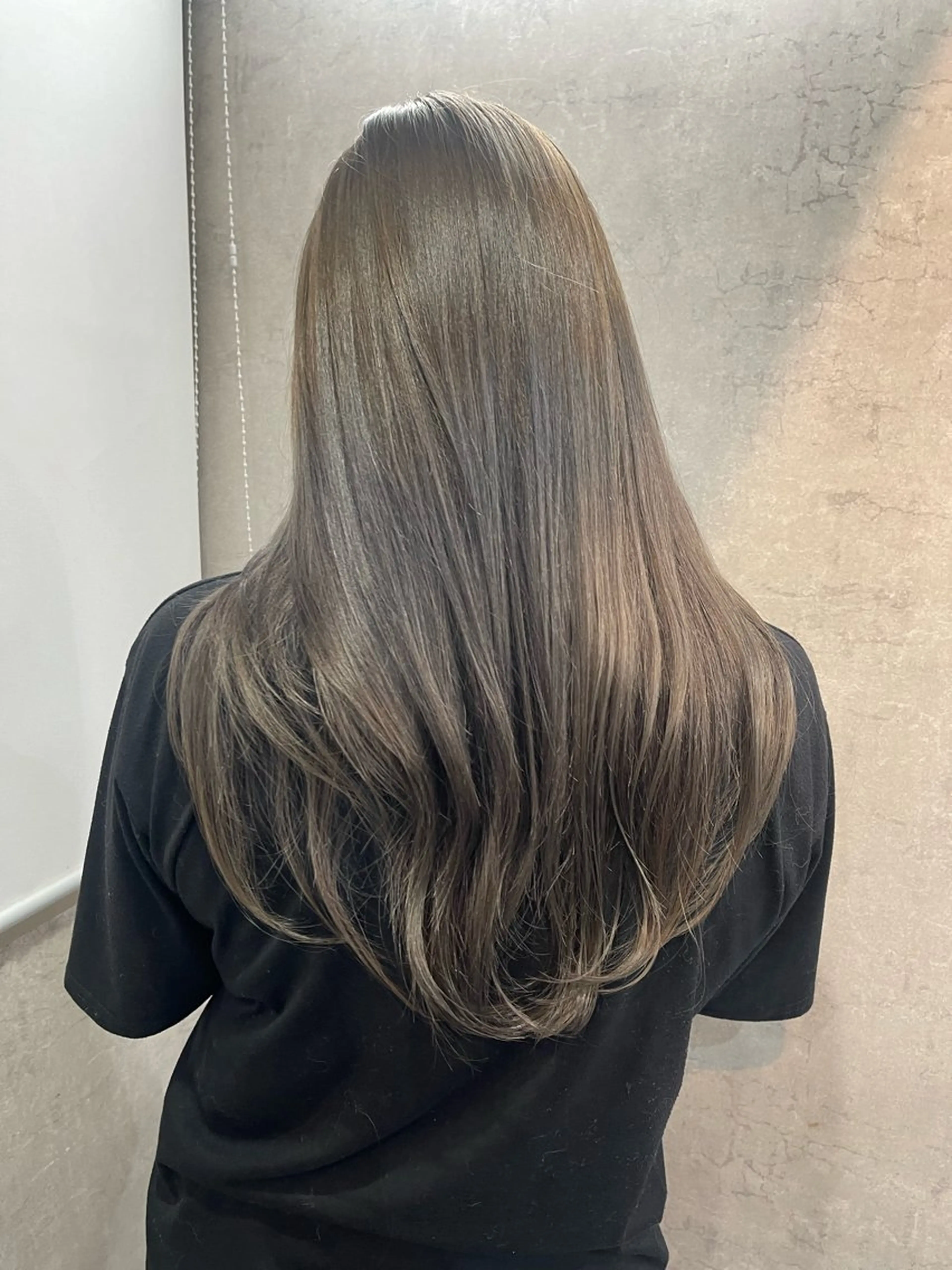 ロング カラー 透明感カラー グレージュ ヘアカラー 松井那津子 /ハイライトブリーチのヘアスタイル