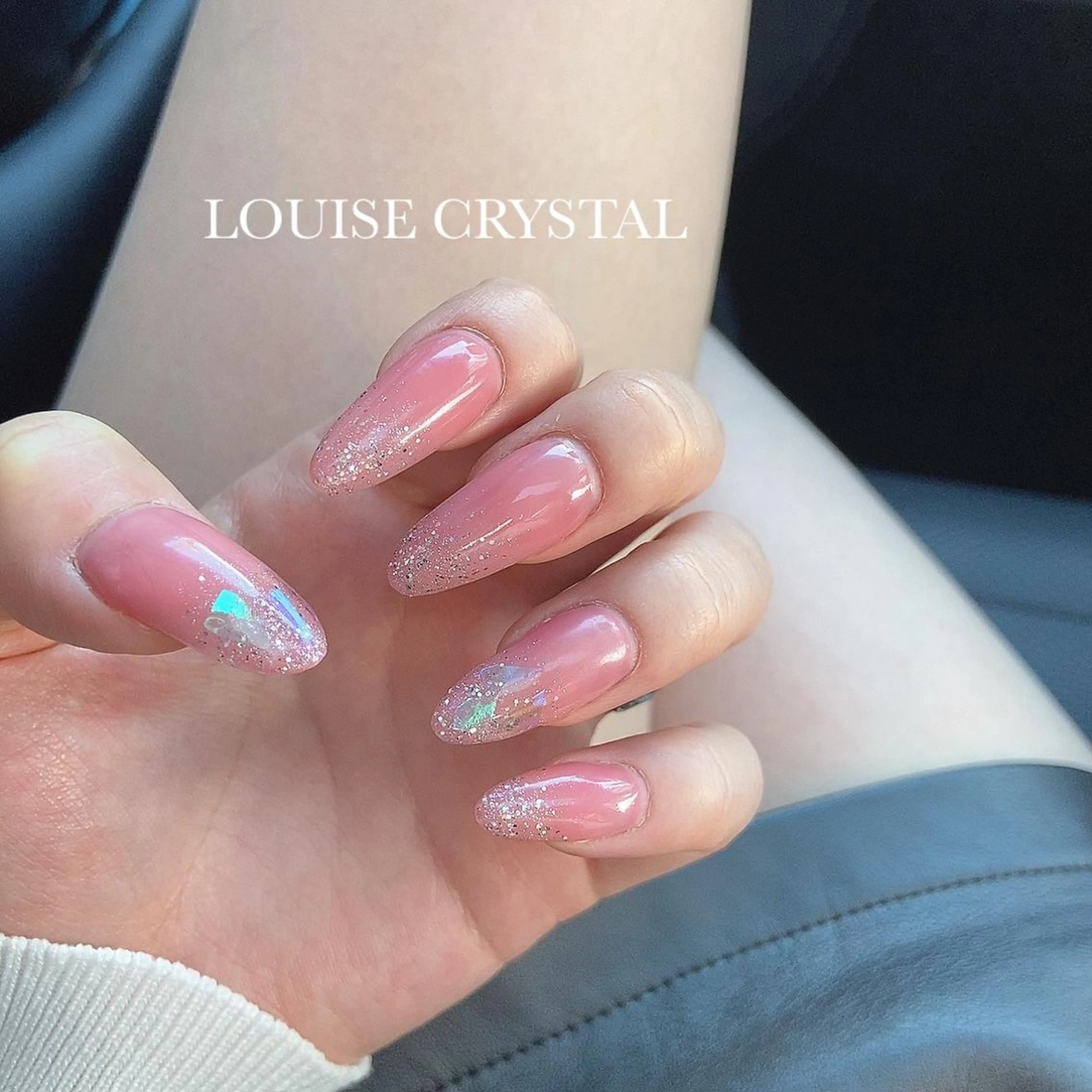 ネイル ハンドネイル LOUISE CRYSTALのネイルデザイン