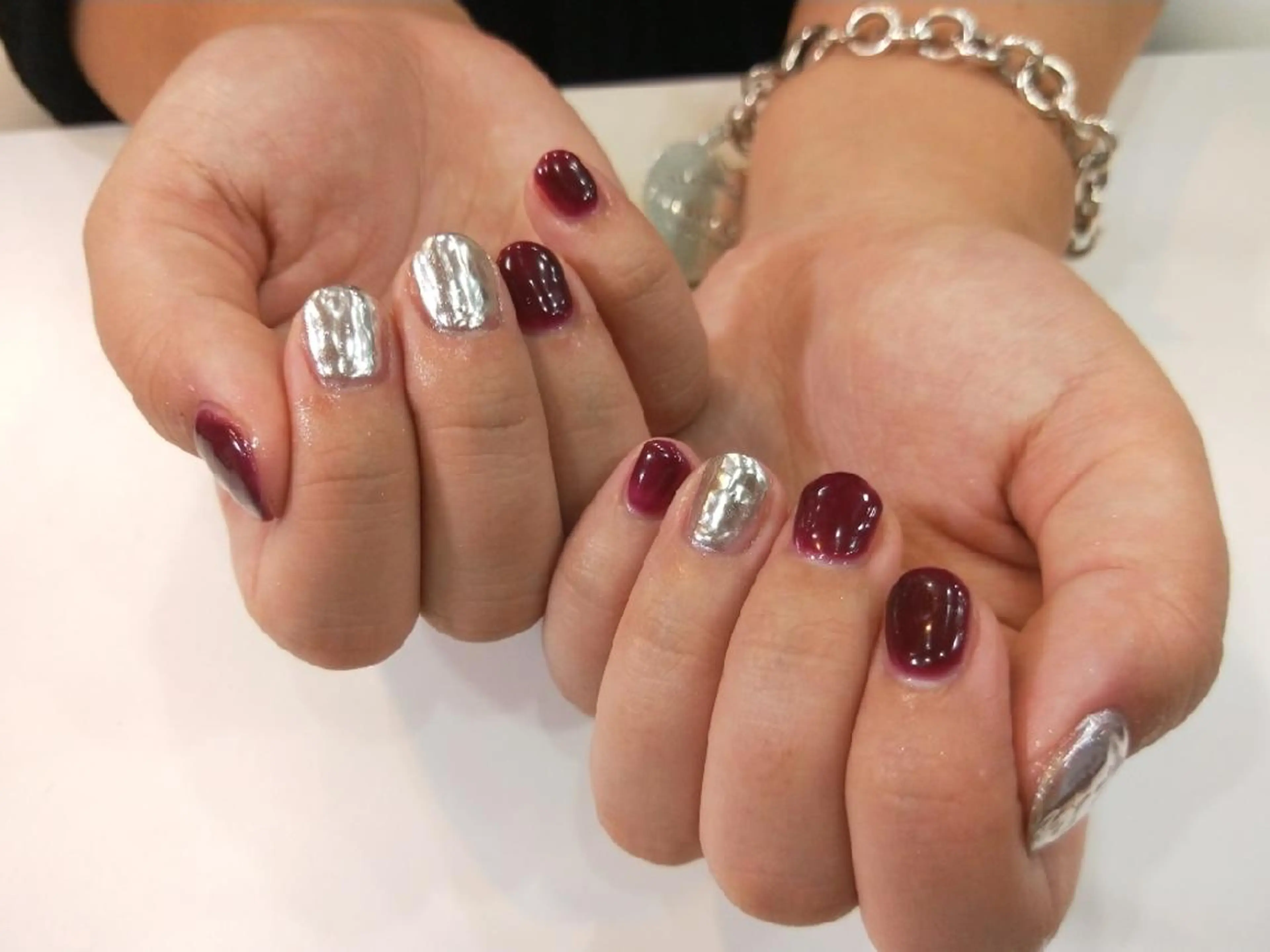 ネイル ハンドネイル ハンドケア R'well所属・はばすみれ🎀ﾈｲﾙ 光ﾌｪｲｼｬﾙ ﾍｱのネイルデザイン