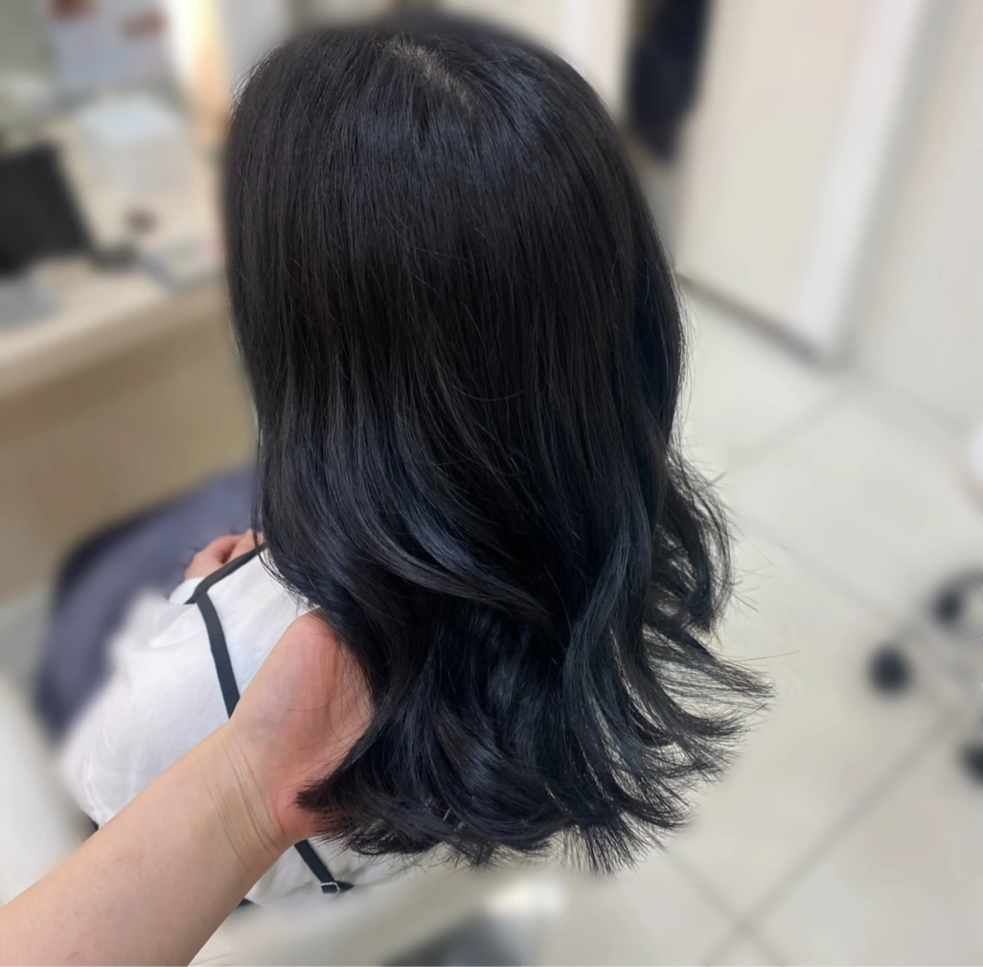 ミディアム 透明感カラー🫧 aika🐈のヘアスタイル