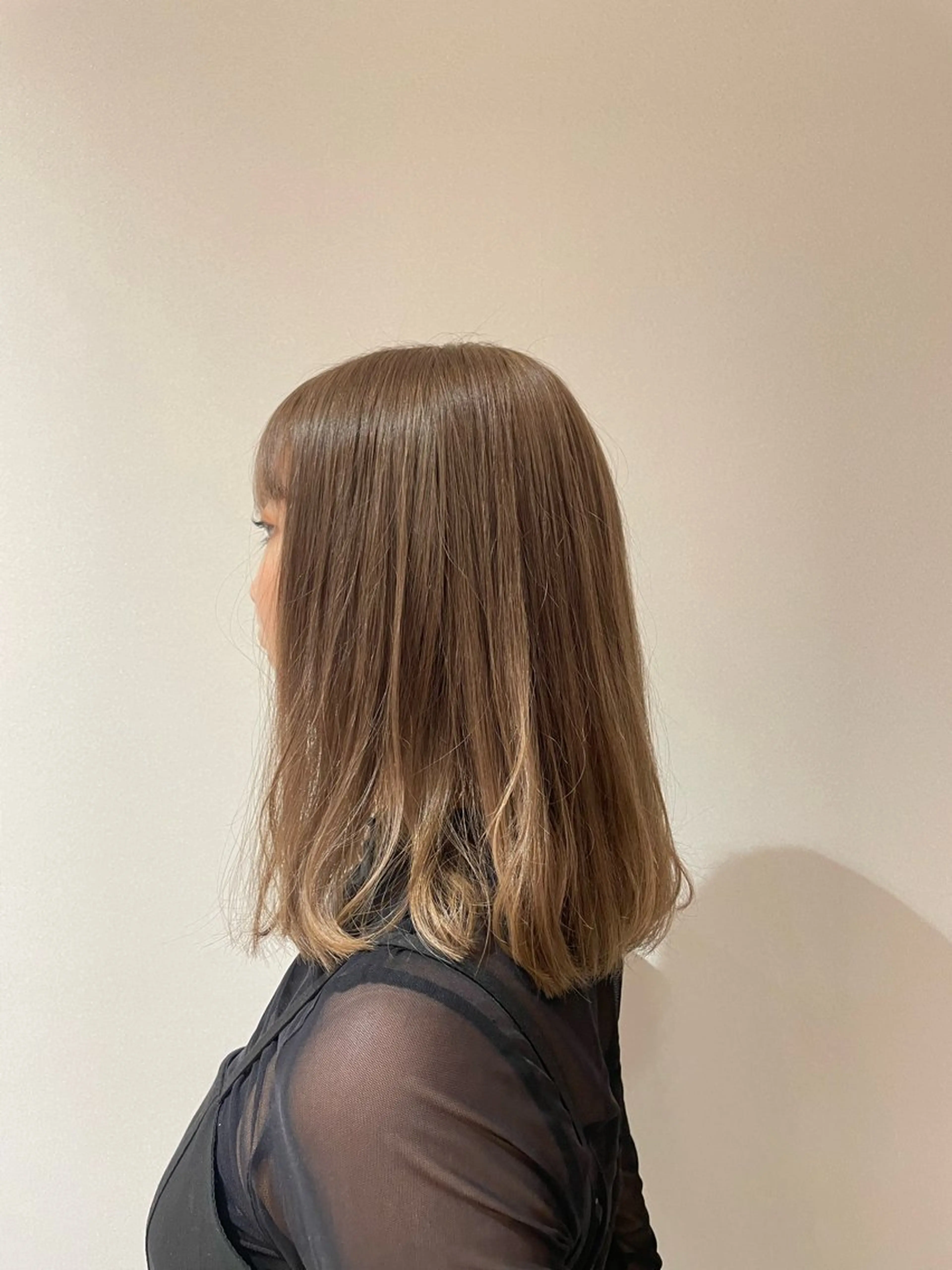 ミディアム カラー ブリーチ グレージュ OASIS AVEDA 立川所属・ボブ/ショート/ ゆづきのヘアスタイル