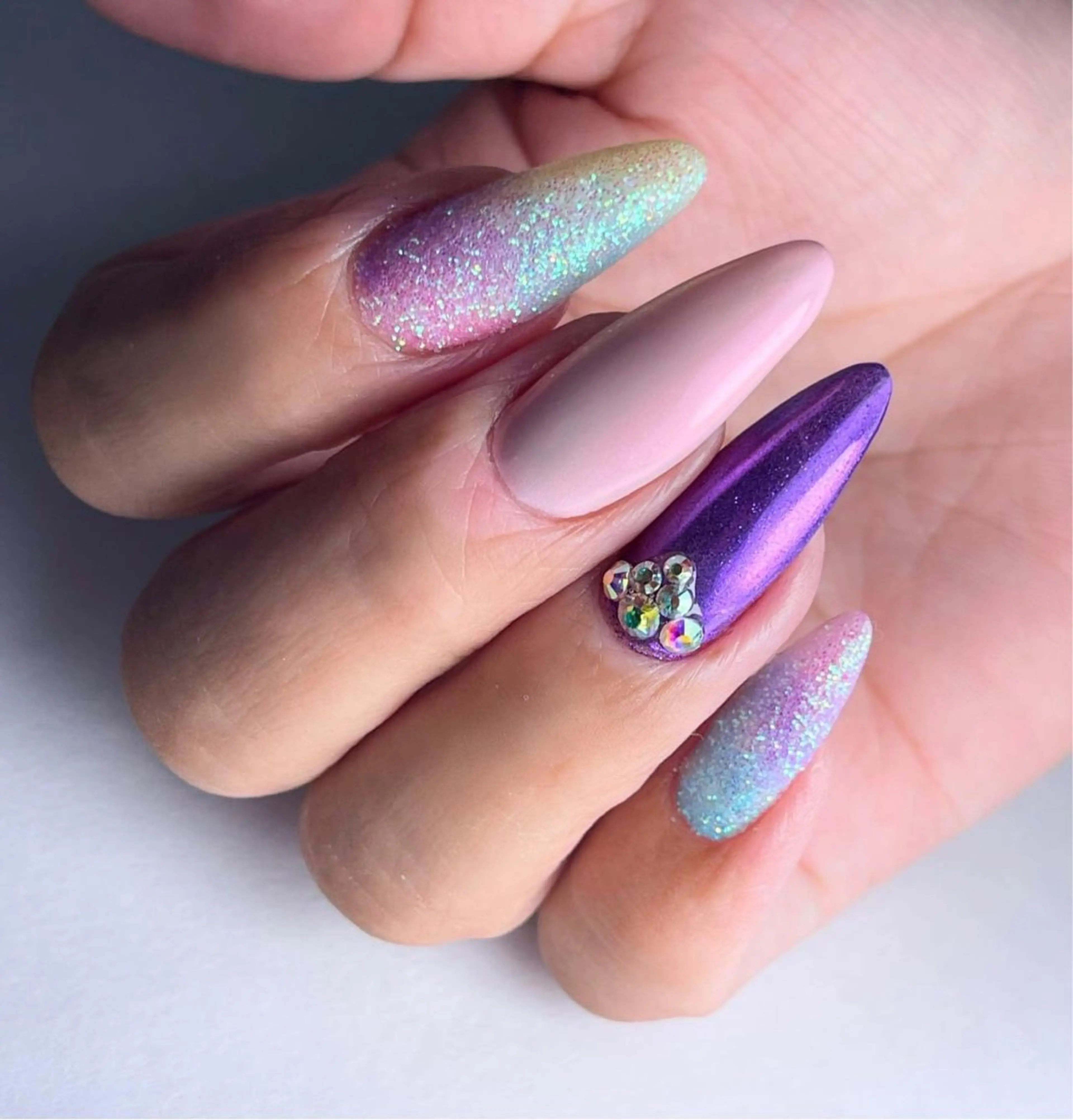 ネイル MMNail Salon所属・イパラギレ ミラグロスのネイルデザイン