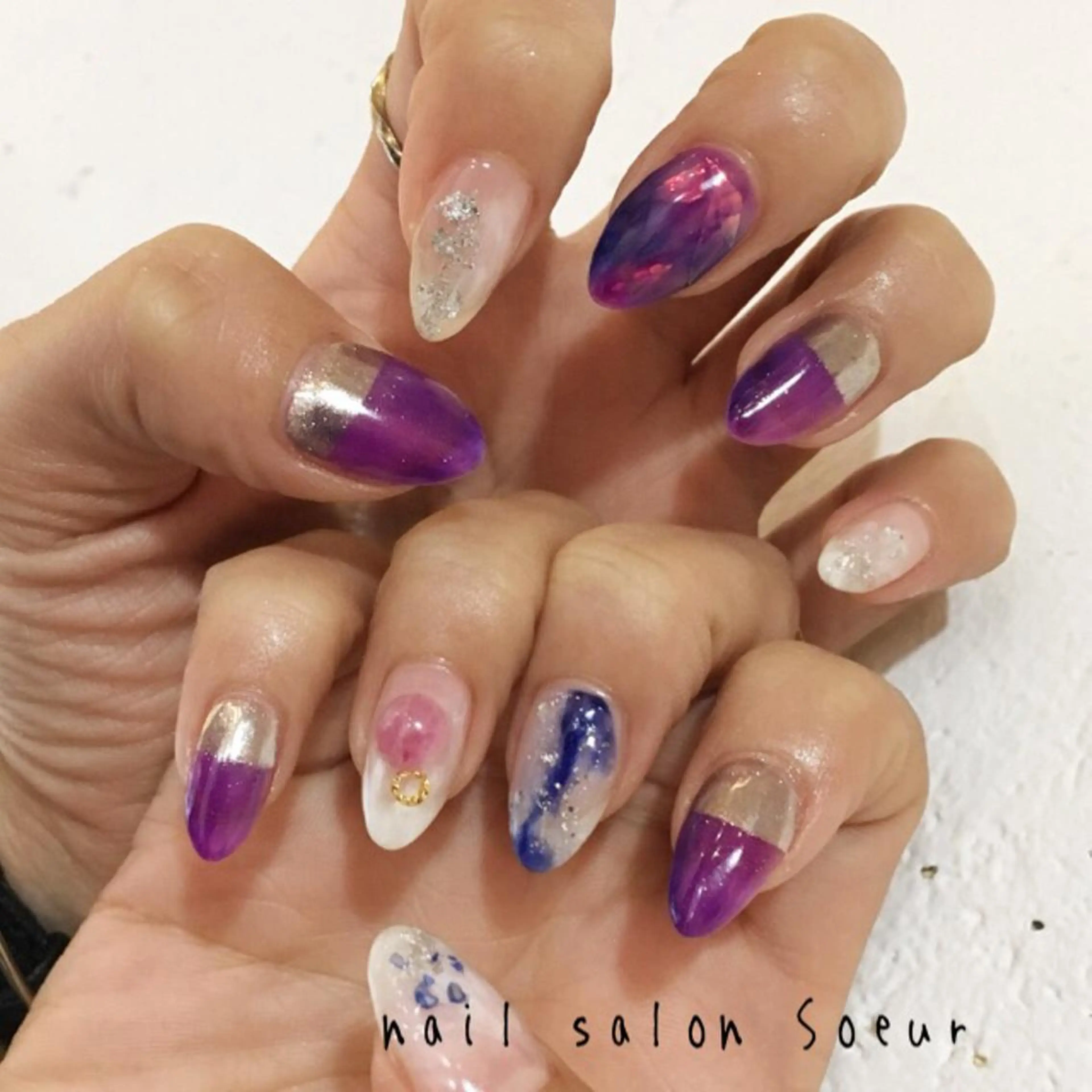 ネイル アートネイル ブルー ジェルネイル ミラーネイル ニュアンスネイル ハンドネイル nail salon Soeurのネイルデザイン