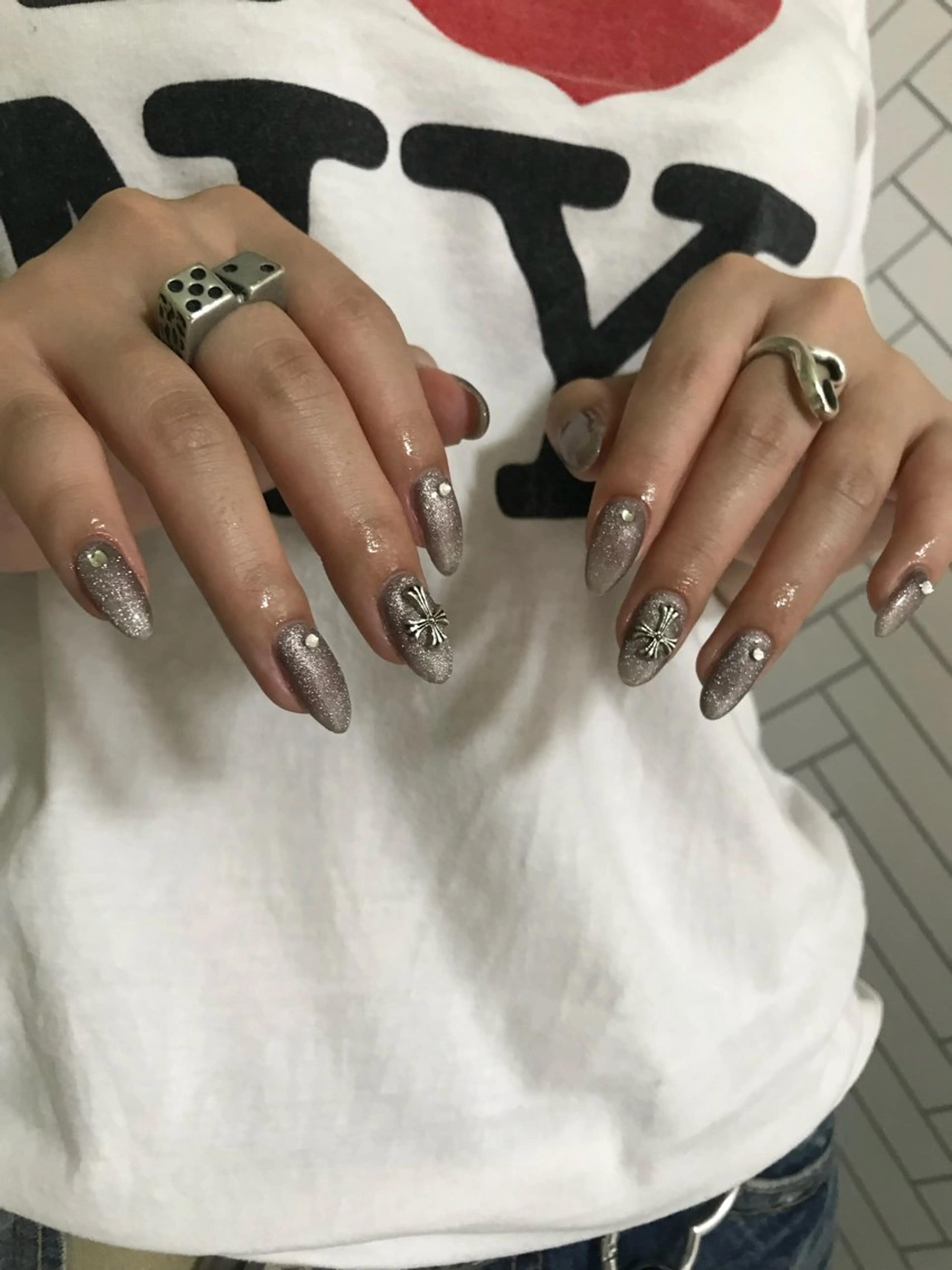 ネイル ハンドネイル Shis_🦄shi 韓国風キラキラネイルのネイルデザイン