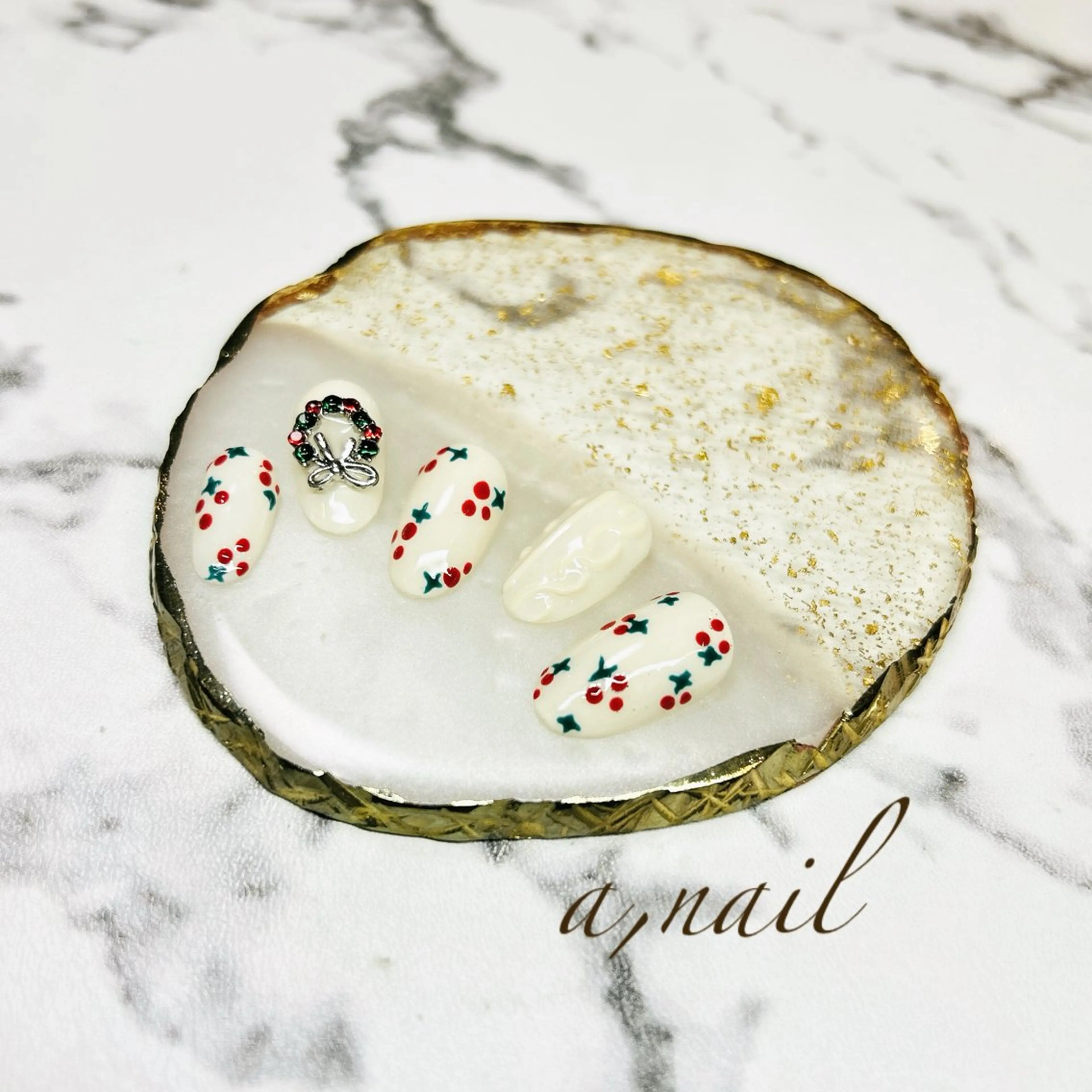 ネイル キラキラネイル シンプルネイル 冬ネイル クリスマス ハンドネイル ネイルサロン エーネイルのネイルデザイン