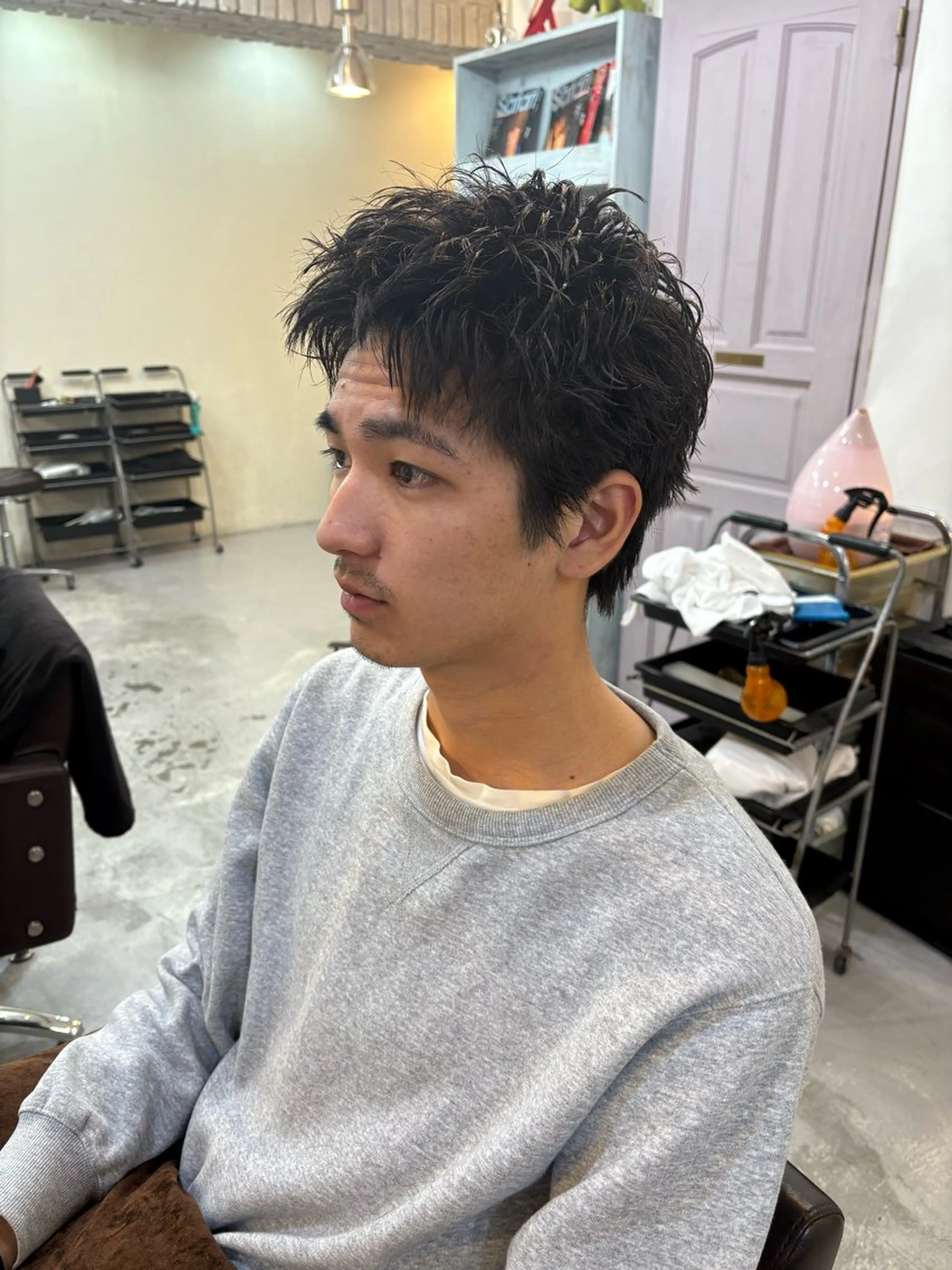 ショート パーマ メンズ メンズブリーチ フェザーパーマ メンズハイライト メンズインナーカラー メンズパーマ カット charme所属・💈メンズ特化 ✂︎伊藤大輝💈のヘアスタイル