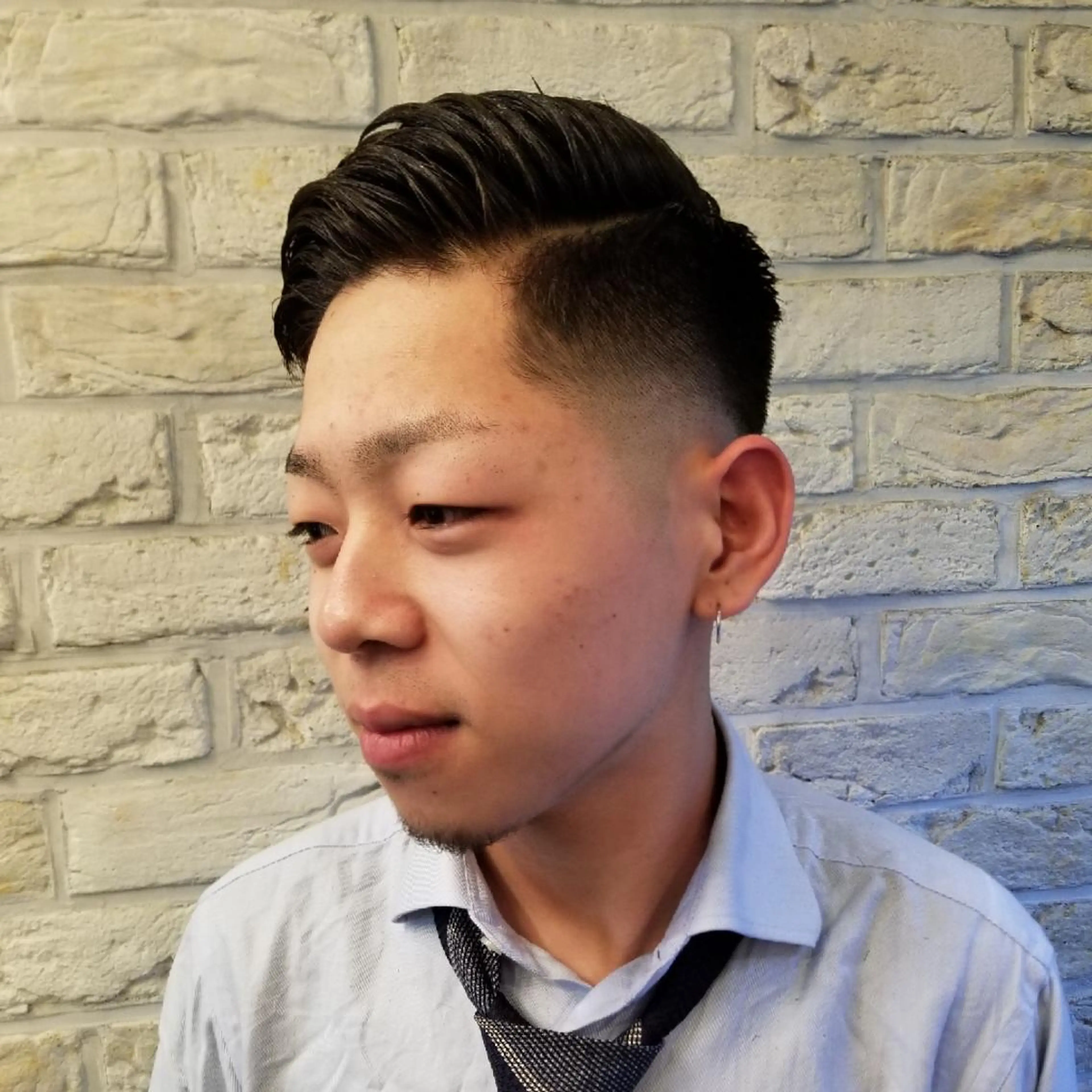 ショート メンズ メンズブリーチ ビジネス フェードカット メンズ韓国風 マッシュ LIBERTY・野地 barber  NDのヘアスタイル