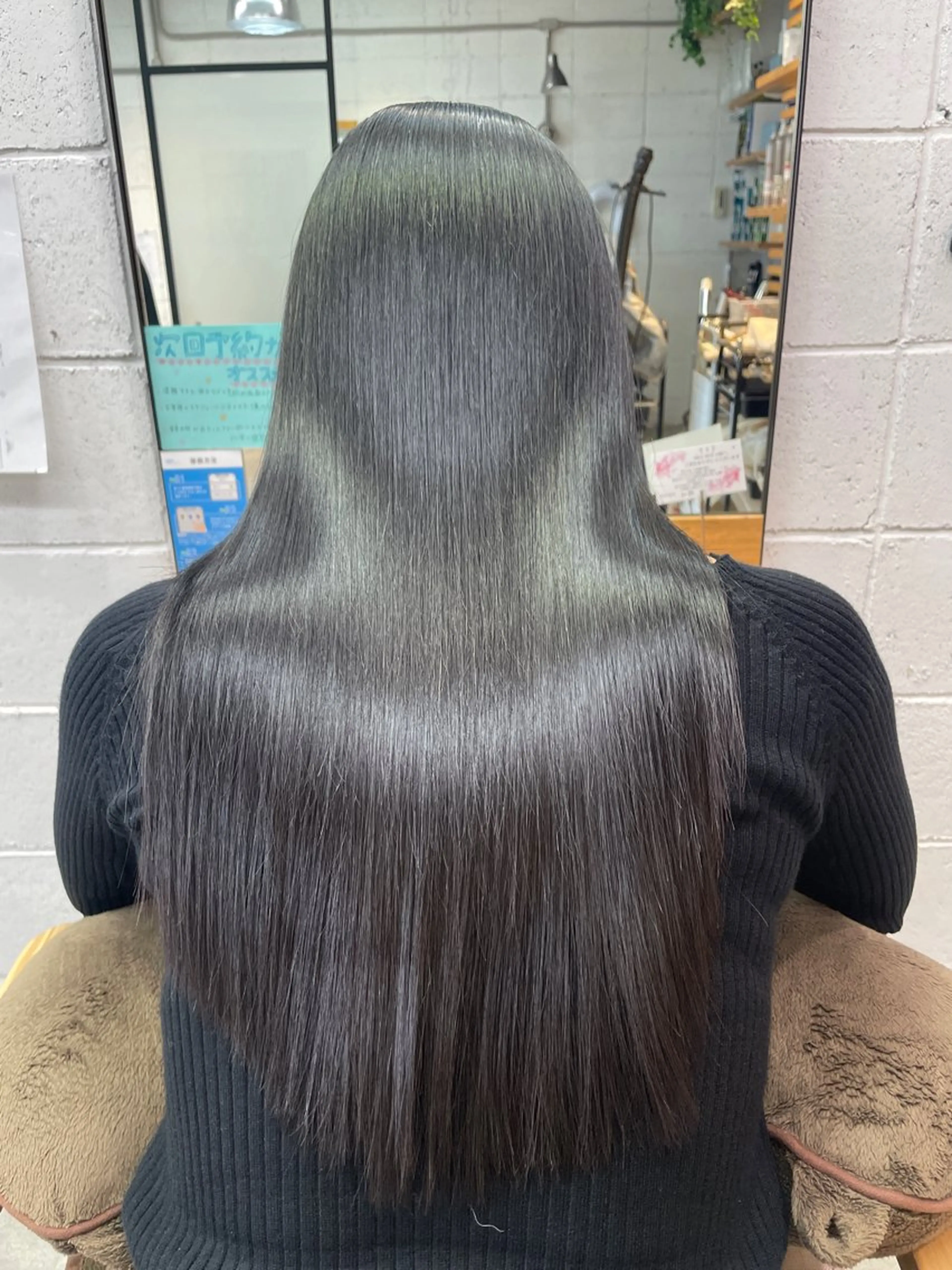 ロング 見奈美 凜のヘアスタイル