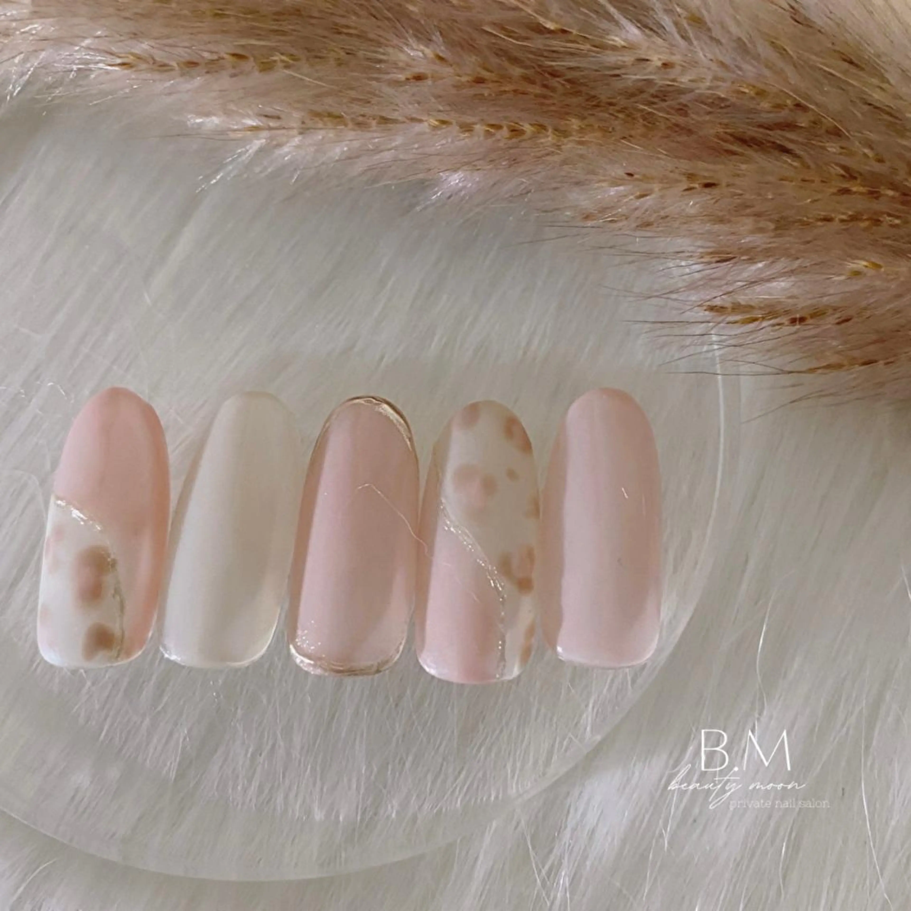 ネイル アニマル柄 ピンク ネイルチップ beauty ☪︎moonのネイルデザイン