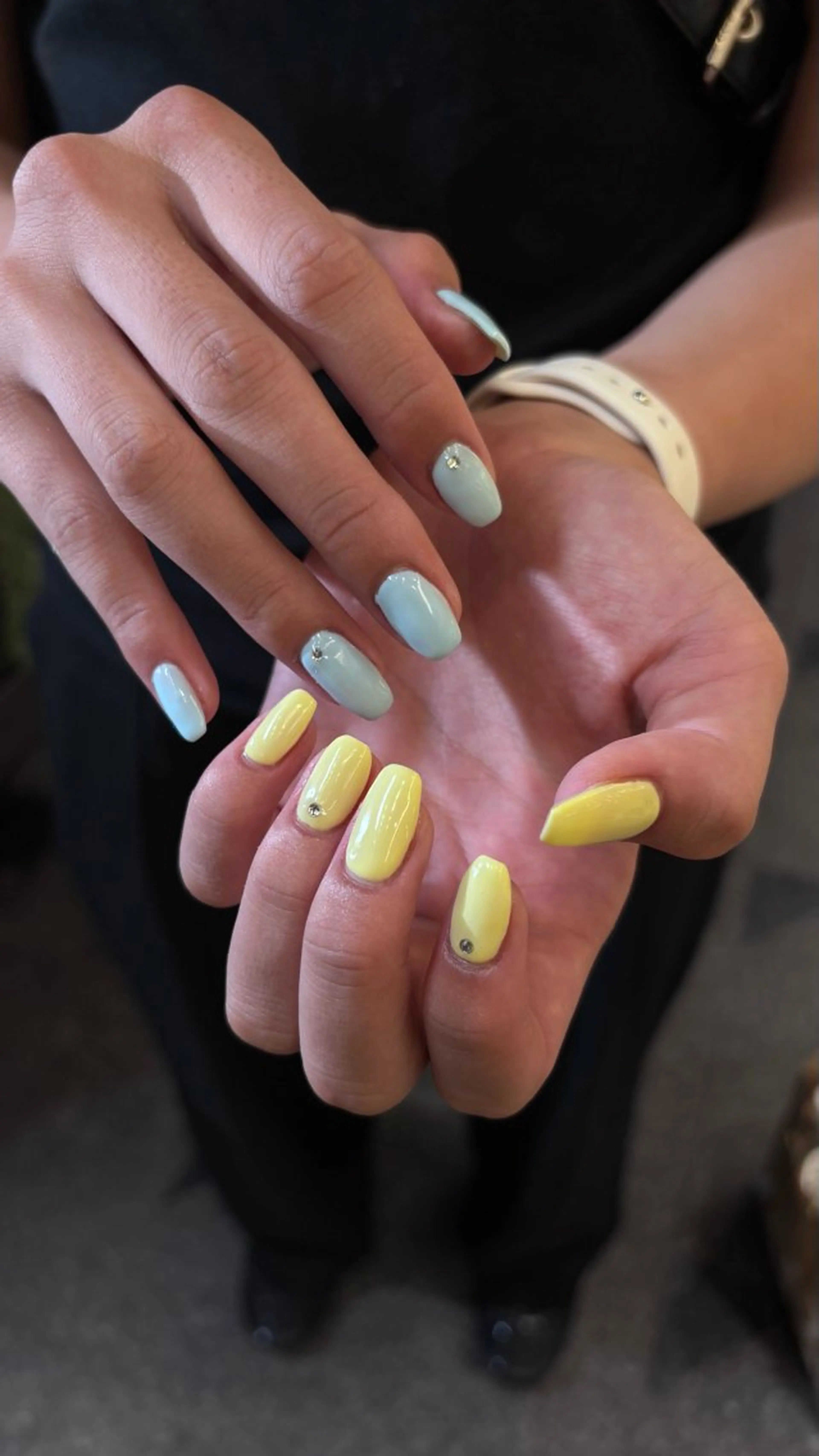 ネイル ハイトーン/レイヤー KYOKA🩶のヘアスタイル