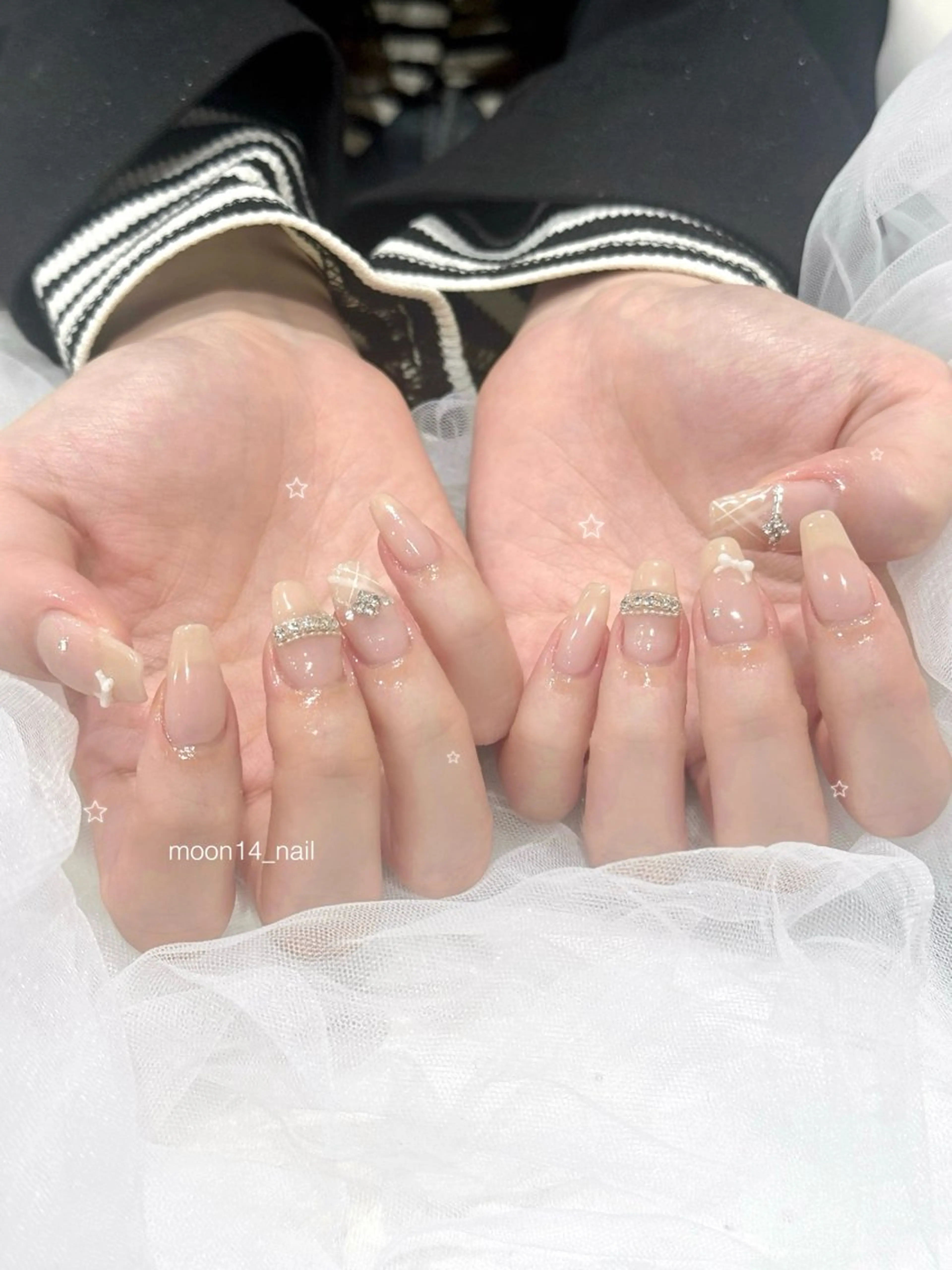 ネイル ジェルネイル パラジェル リボン ホワイト 冬ネイル ハンドネイル natsuki 💫のネイルデザイン