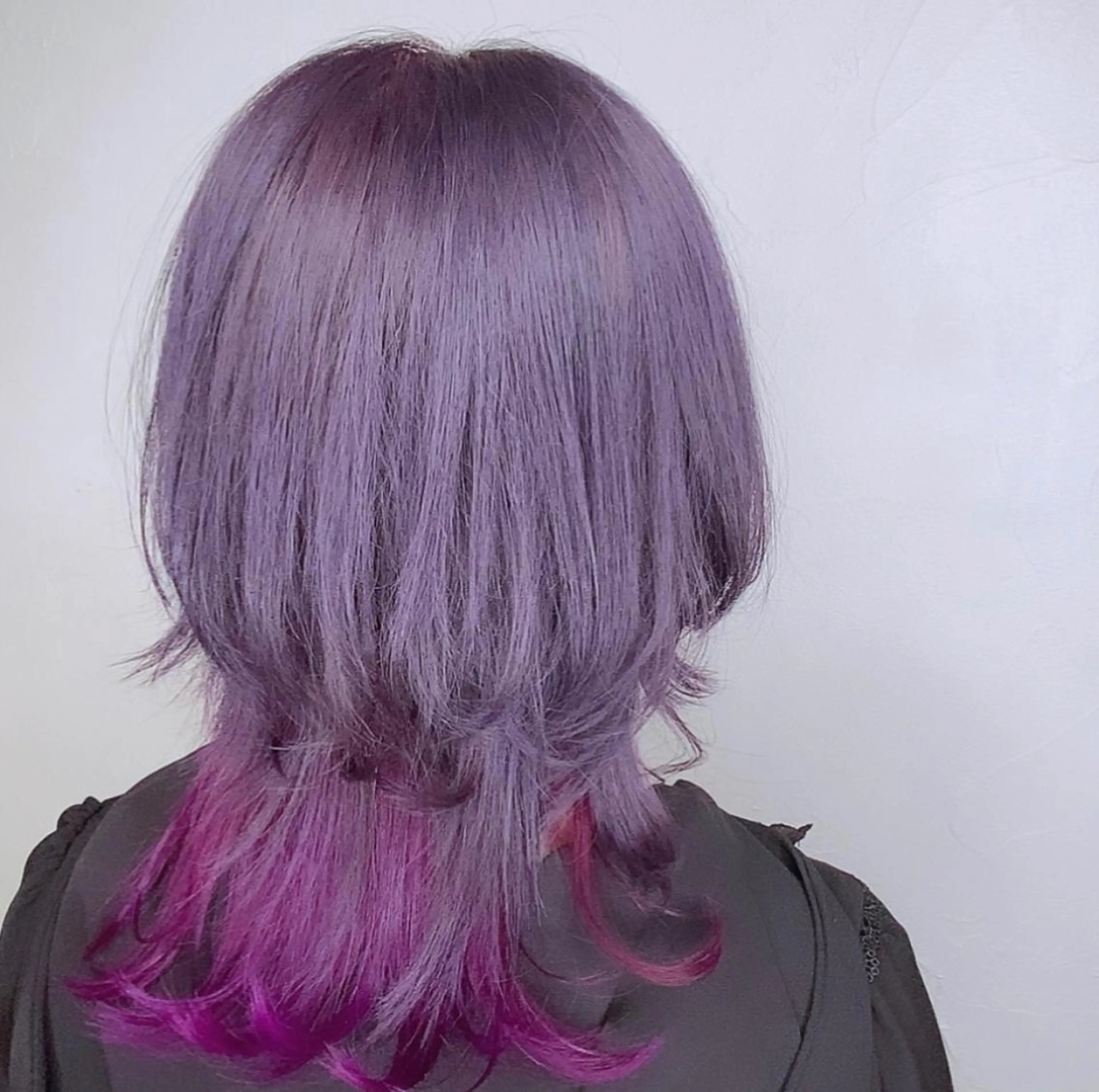 ショート カラー メンズ ラベンダーカラー パープルカラー 熊谷ウルフ・レイヤー あゆむのヘアスタイル