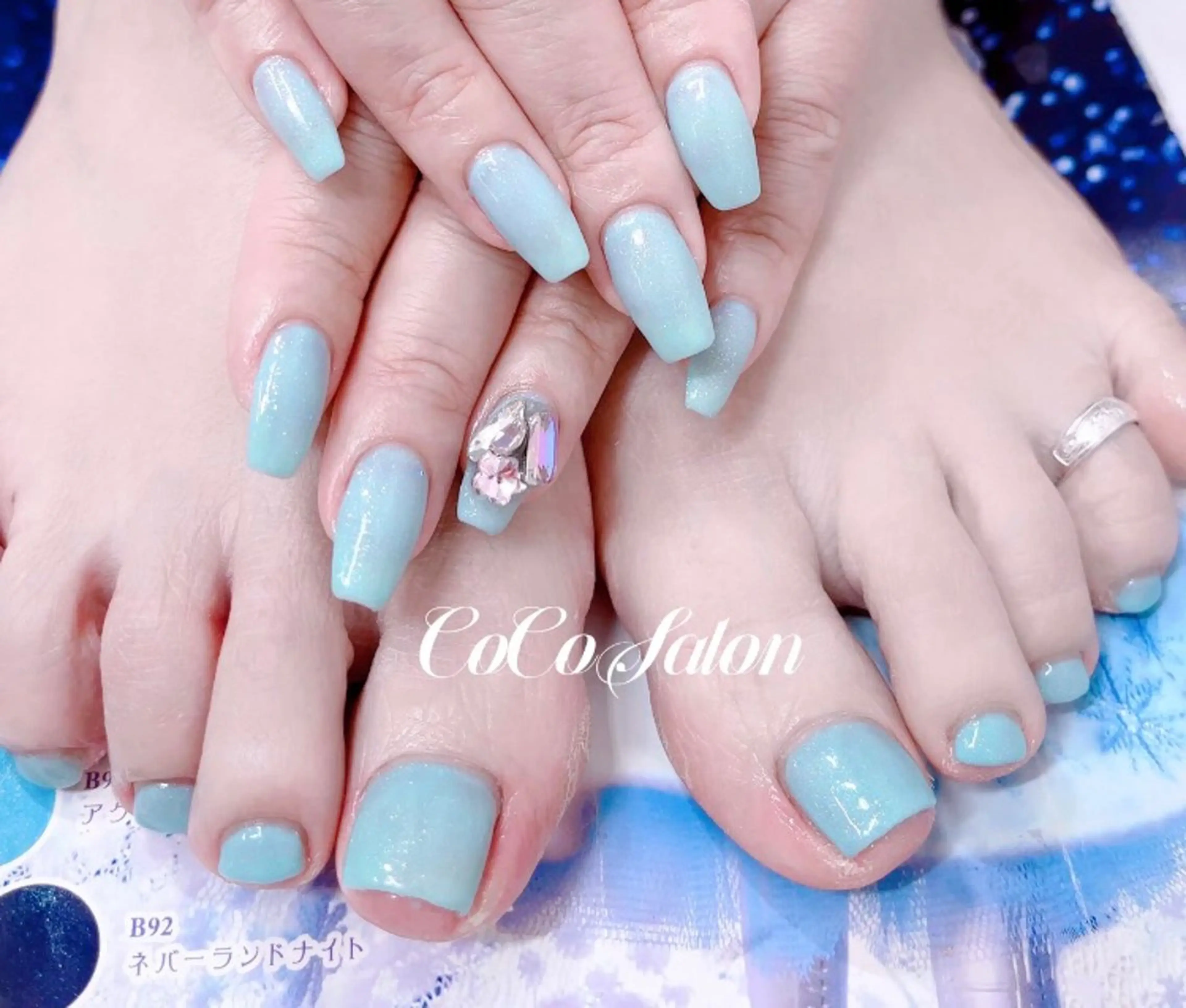 ネイル ブルー フットネイル ジェルネイル シンプルネイル CoCo Salon ネイル/睫毛/脱毛のネイルデザイン