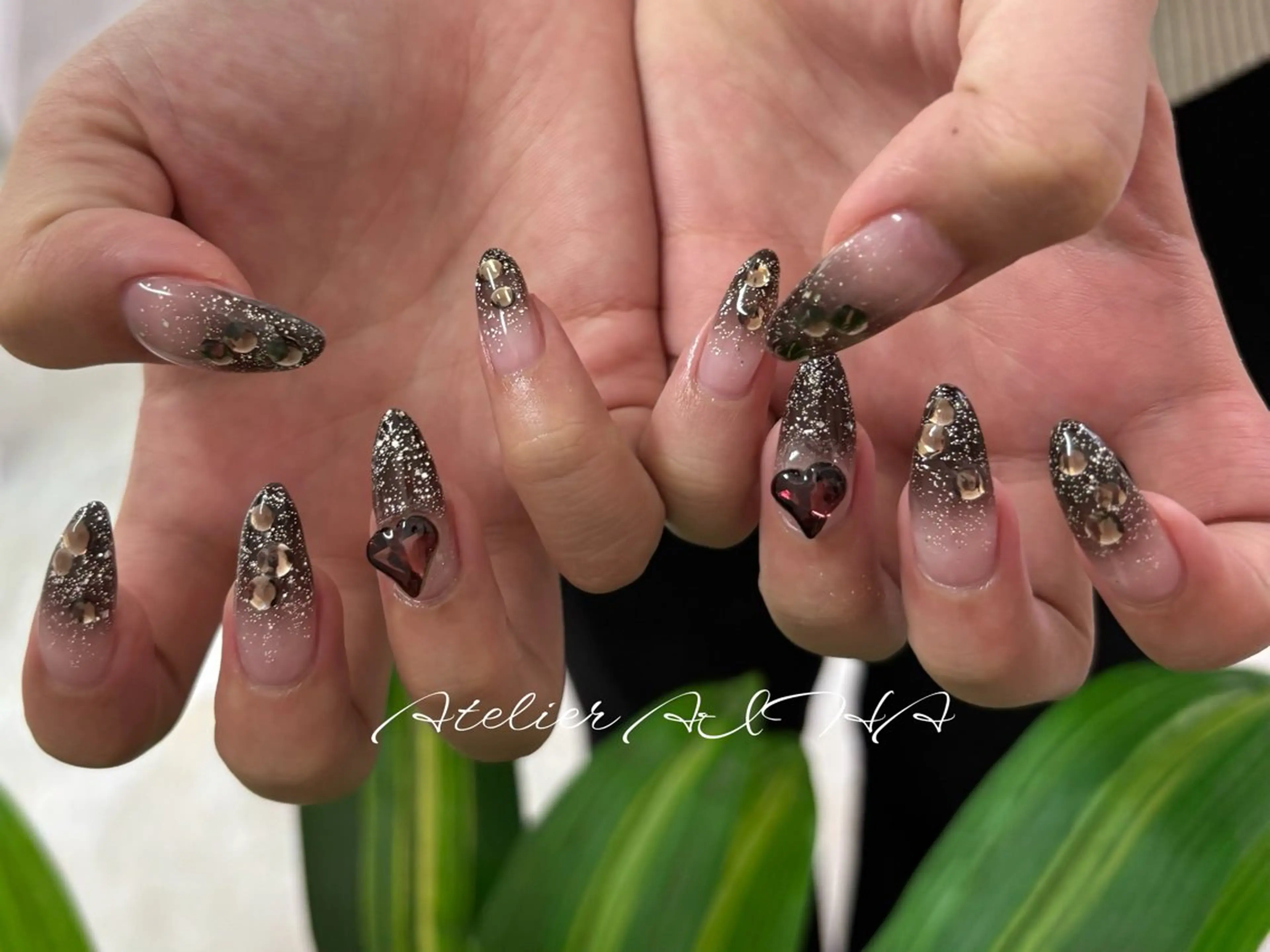 ロング ハンドネイル アトリエAIHA所属・アトリエAIHA★ フィルイン推奨サロンのネイルデザイン