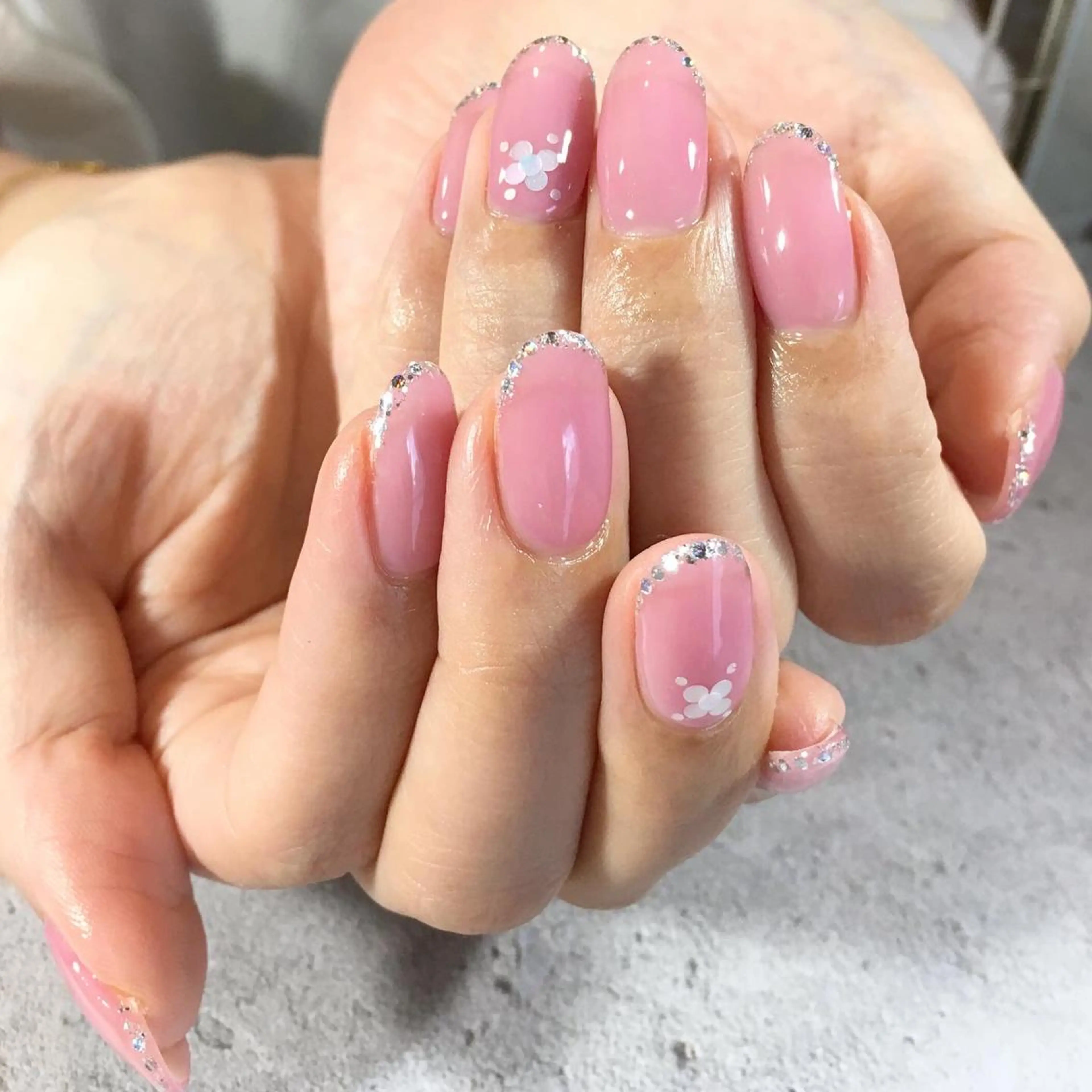 ネイル フレンチネイル ラメ(グリッター) ハンドネイル DEEP nail salon所属・DEEP nail salonのネイルデザイン