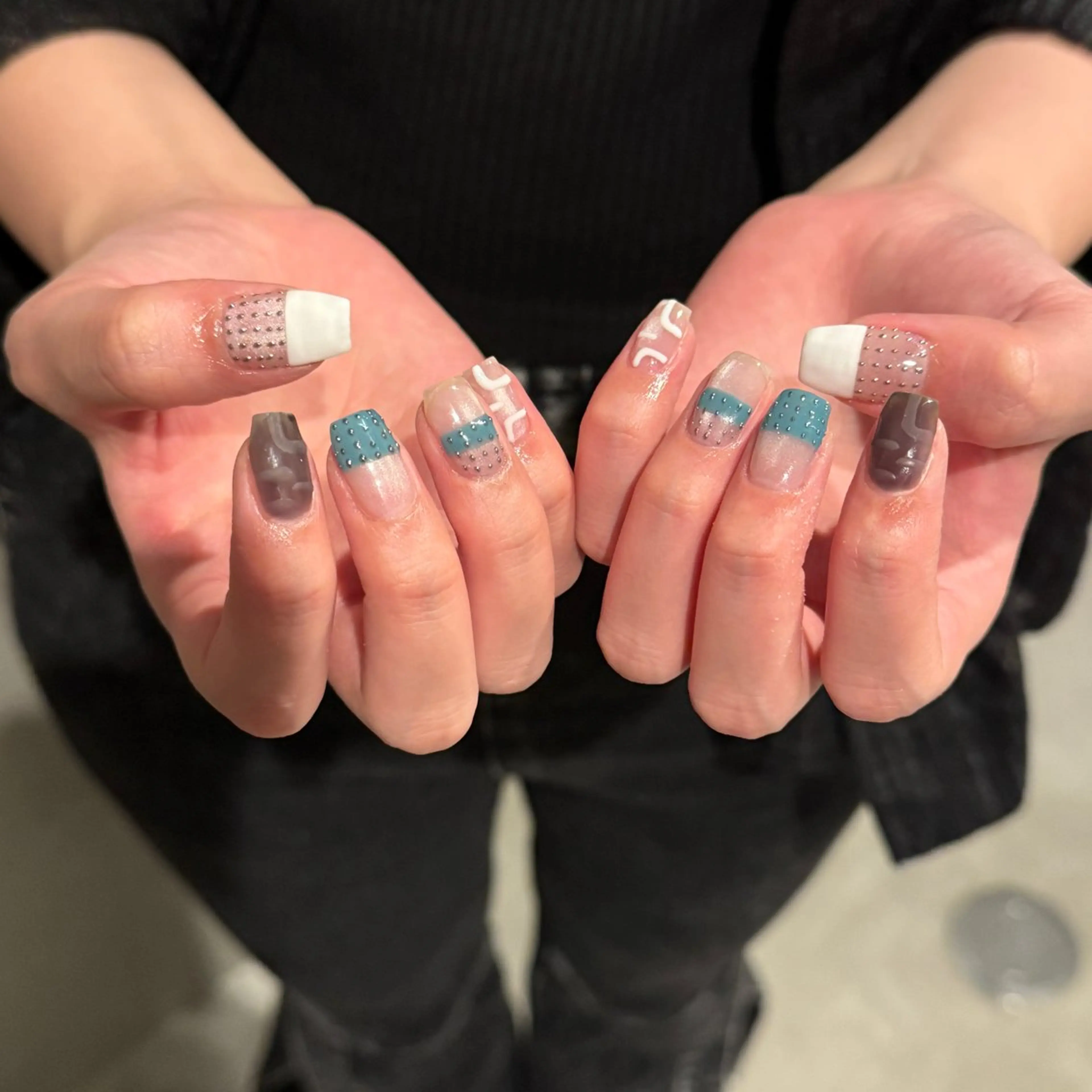 ネイル ハンドネイル 𝐫𝐚𝐢 𝐧𝐚𝐢𝐥の眉毛・アイブロウイメージ