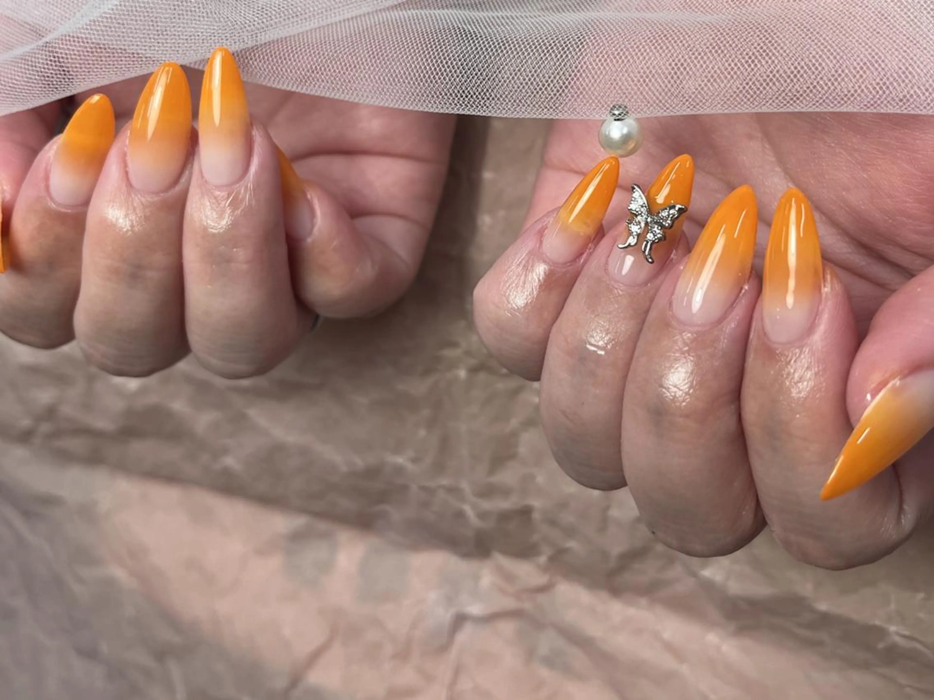 ネイル グラデーション キラキラネイル オレンジ ハンドネイル ToliyDeliy Nail Salonのネイルデザイン