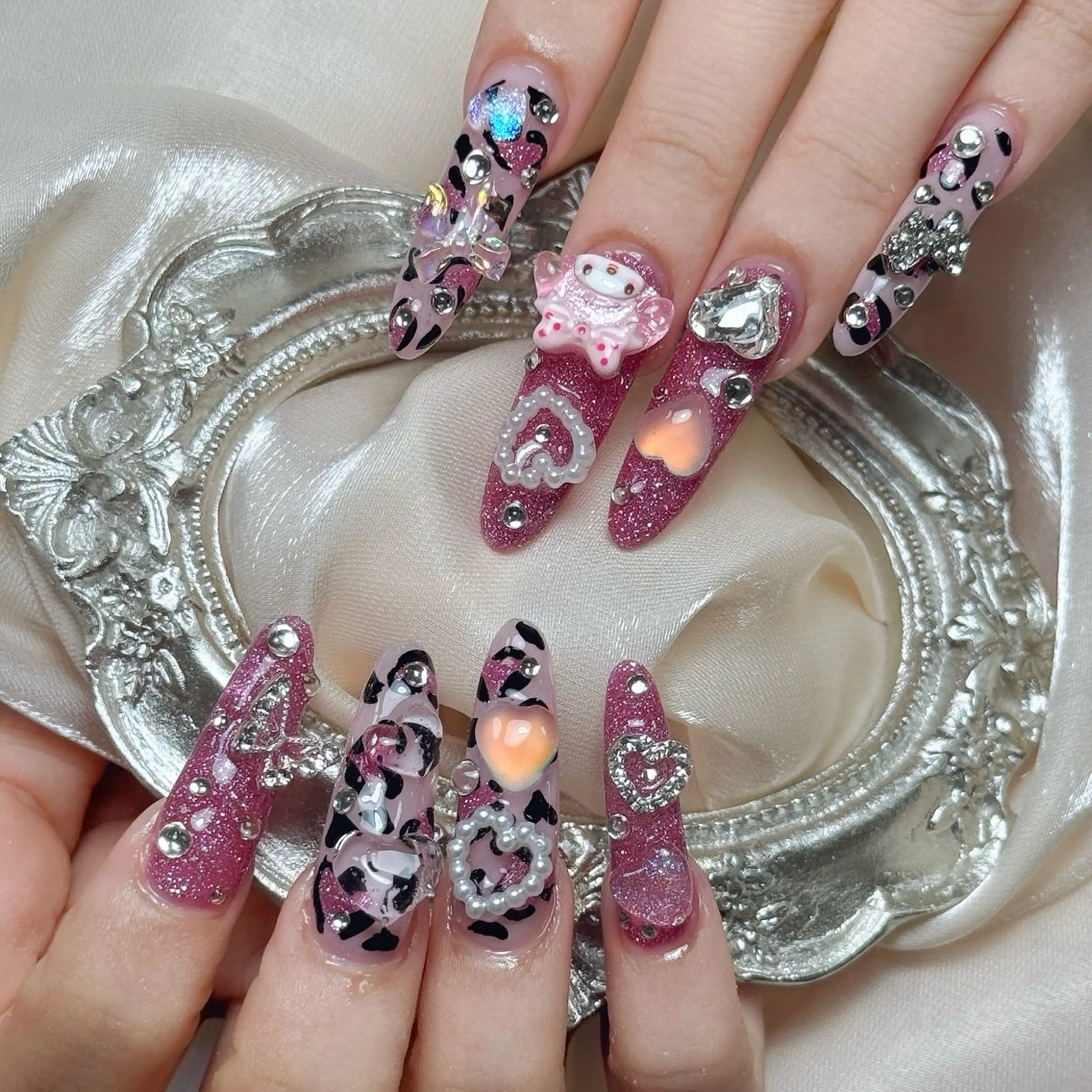 ネイル Maggie Nail🦩のネイルデザイン