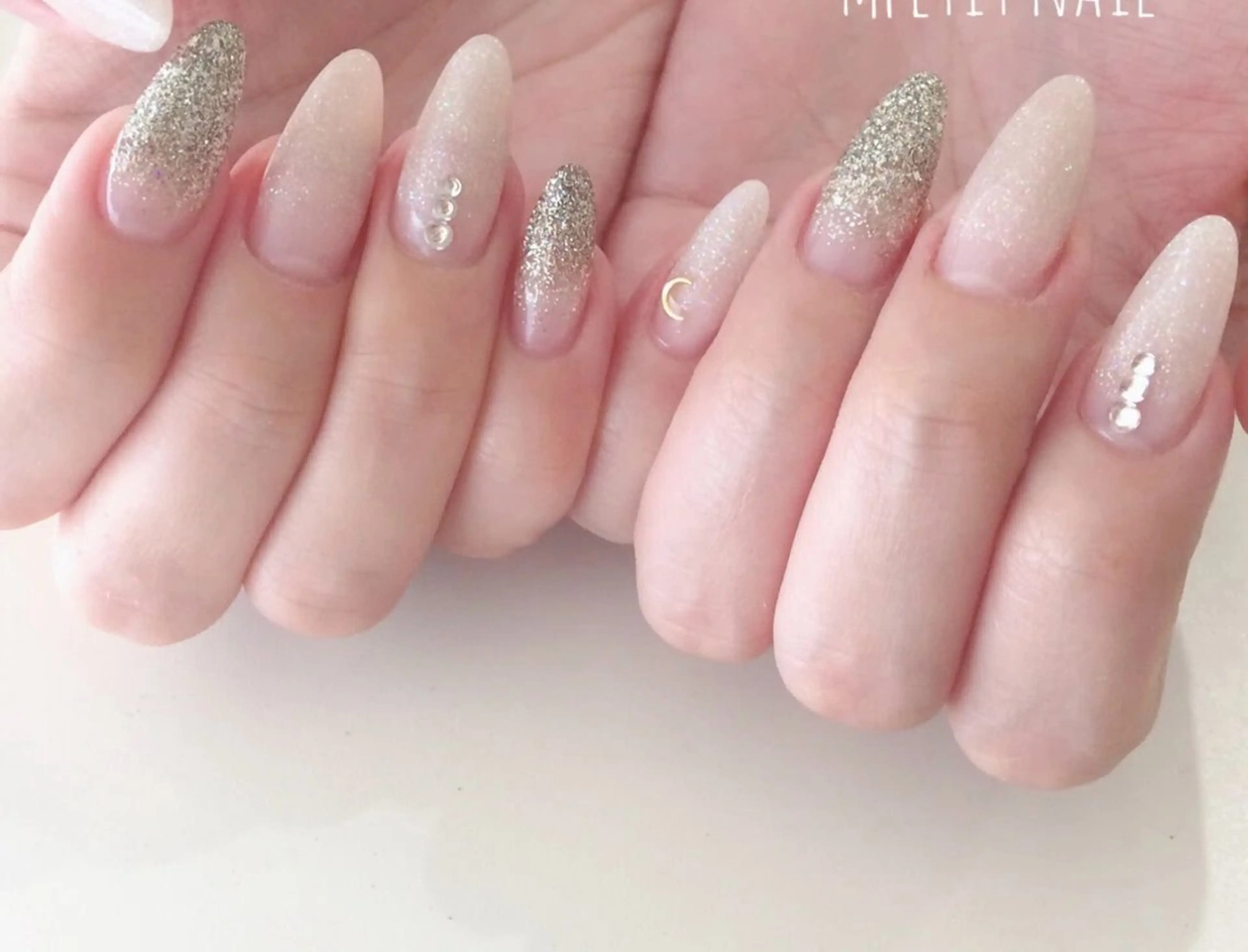 ネイル グラデーション ラメ(グリッター) ハンドネイル JISOO ANA.CHUOのネイルデザイン