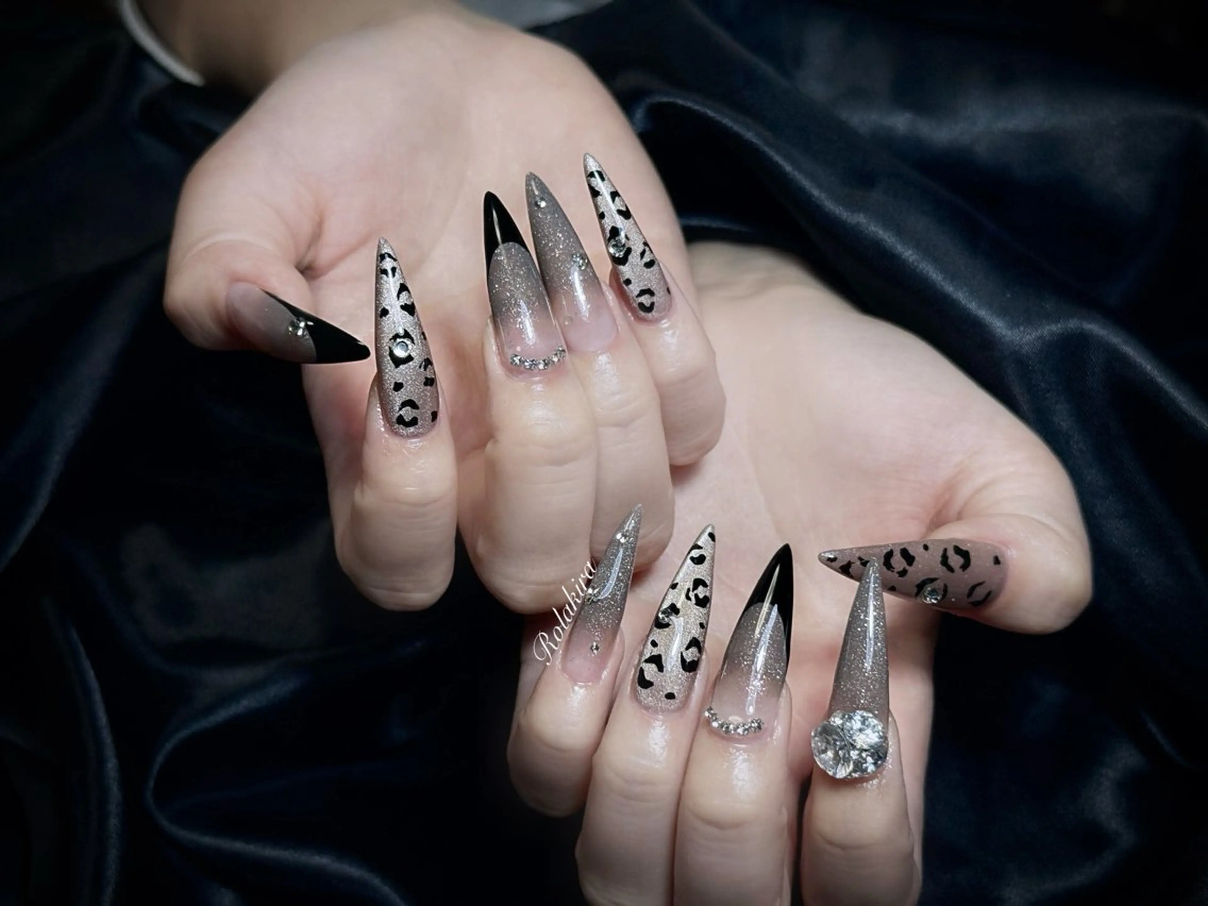 ロング 韓国風ヘア ハンドネイル Rola kira nail salon所属・Rola kira 麗のネイルデザイン