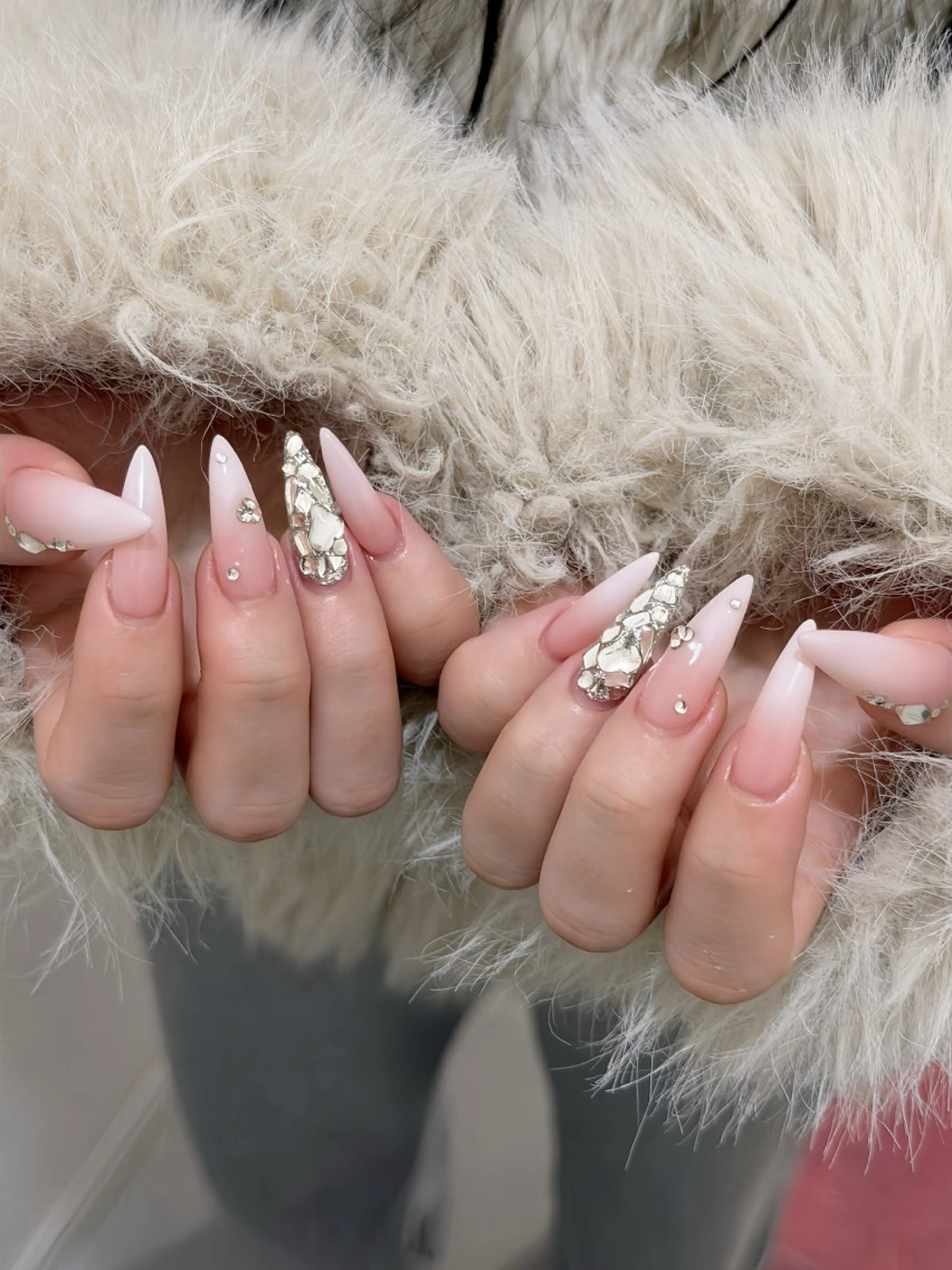 ネイル オーロラネイル ボルドー ブラウン 氷ネイル・うるうるネイル キラキラネイル ハンドネイル Julli ジュリのネイルデザイン