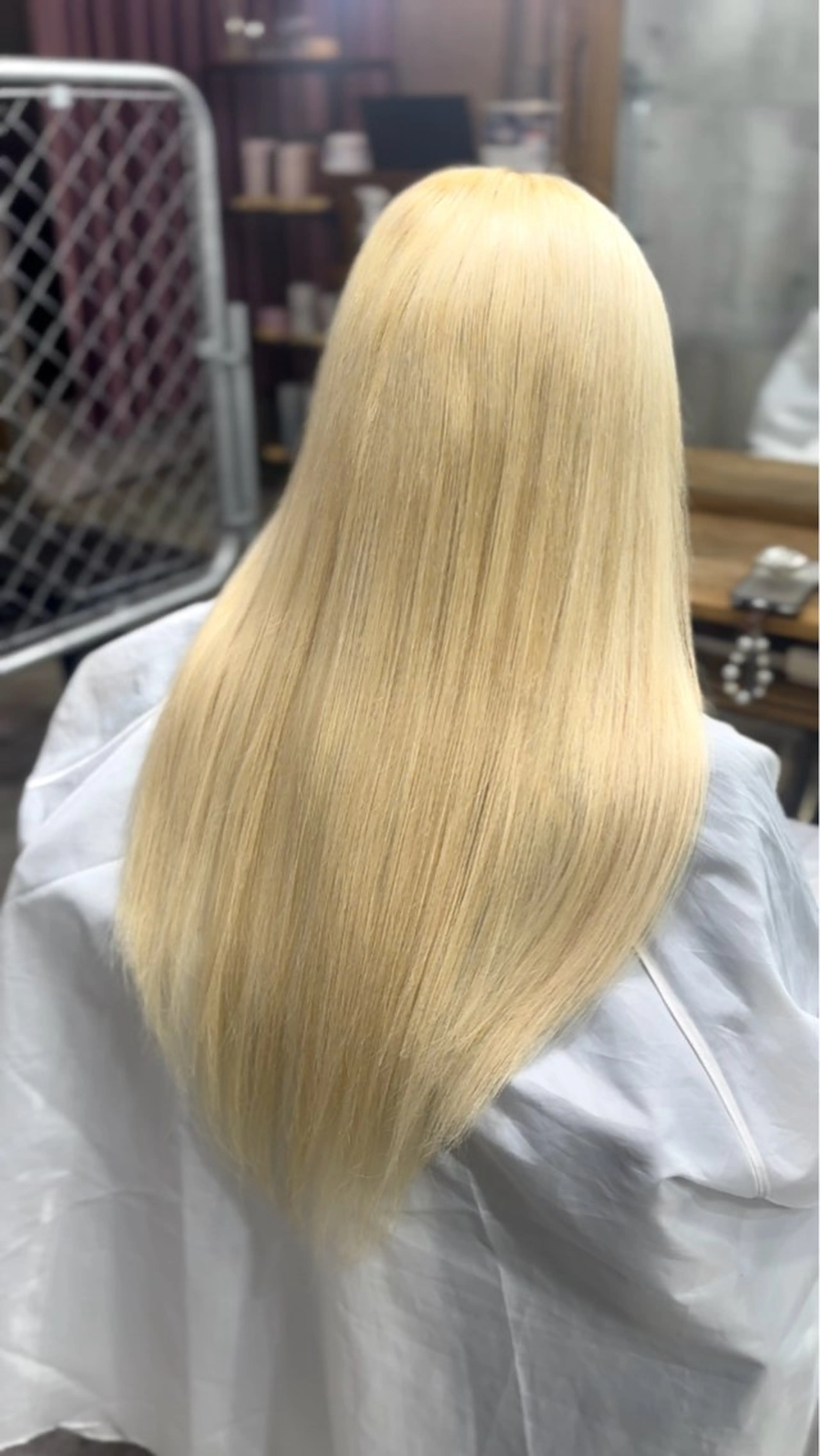 ミディアム シールエクステ エクステ ヘアカラー エクステ MIRAC所属・uda 抜きっぱなし ブロンド/エクステのヘアスタイル