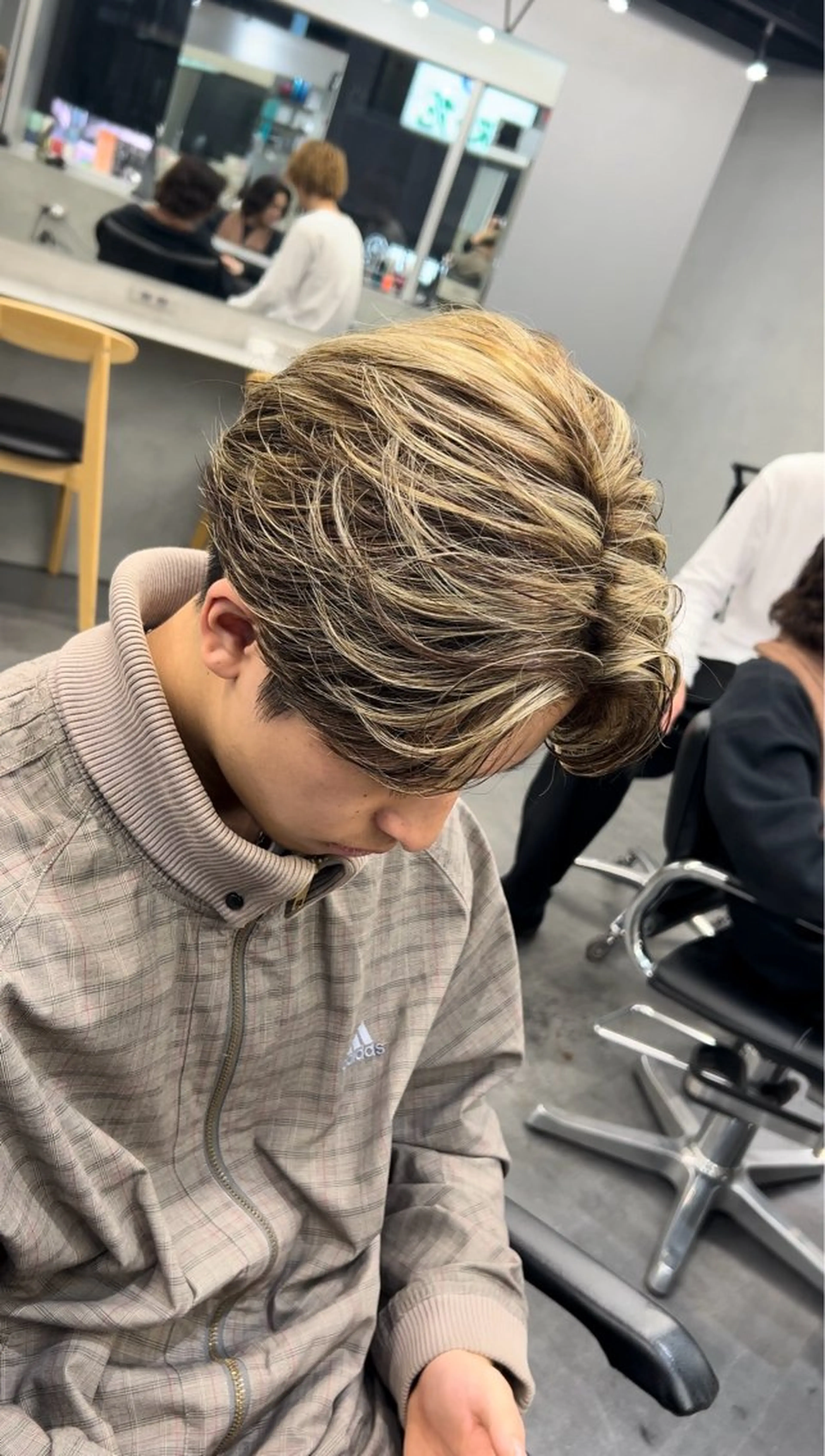 ハイライトヘアー　メンズの写真