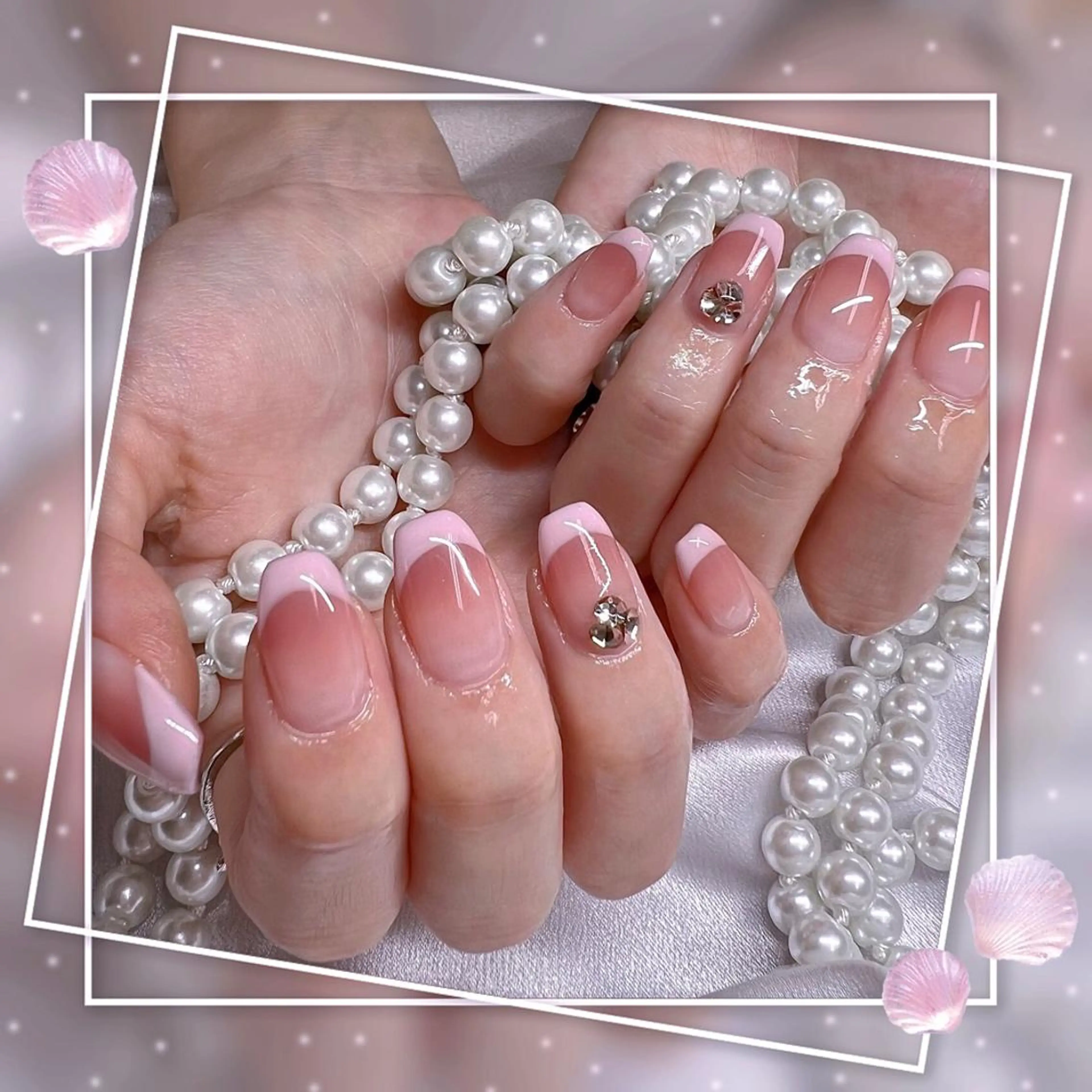 ネイル フレンチネイル キラキラネイル 韓国ネイル マグネットネイル マグネットフレンチ ハンドネイル ハンドケア Chill Nailsalonのネイルデザイン