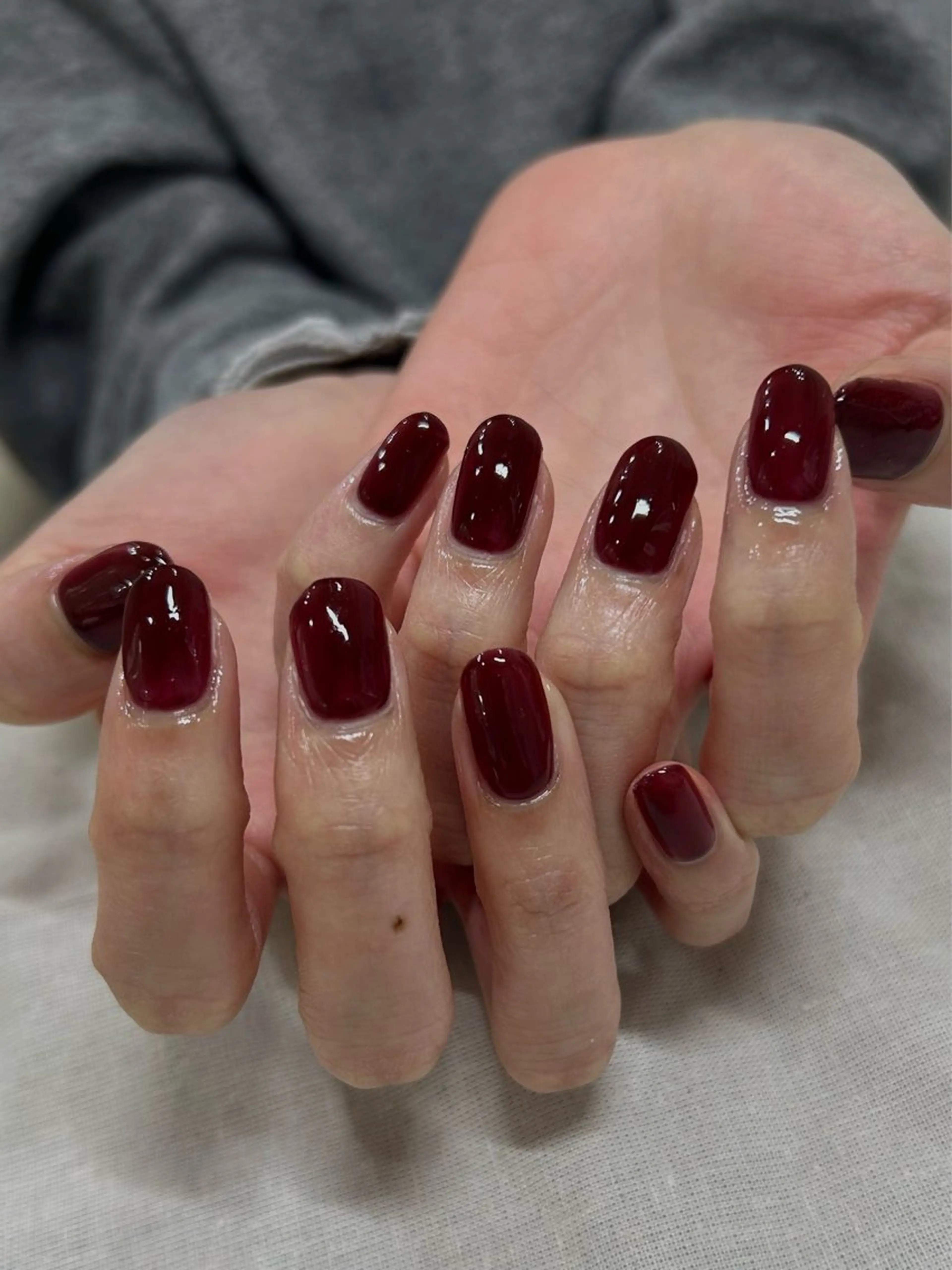 ネイル ボルドー ワンカラーネイル ハンドネイル Nail Salon Souriant HARAJUKU所属・Souriant mahoのネイルデザイン