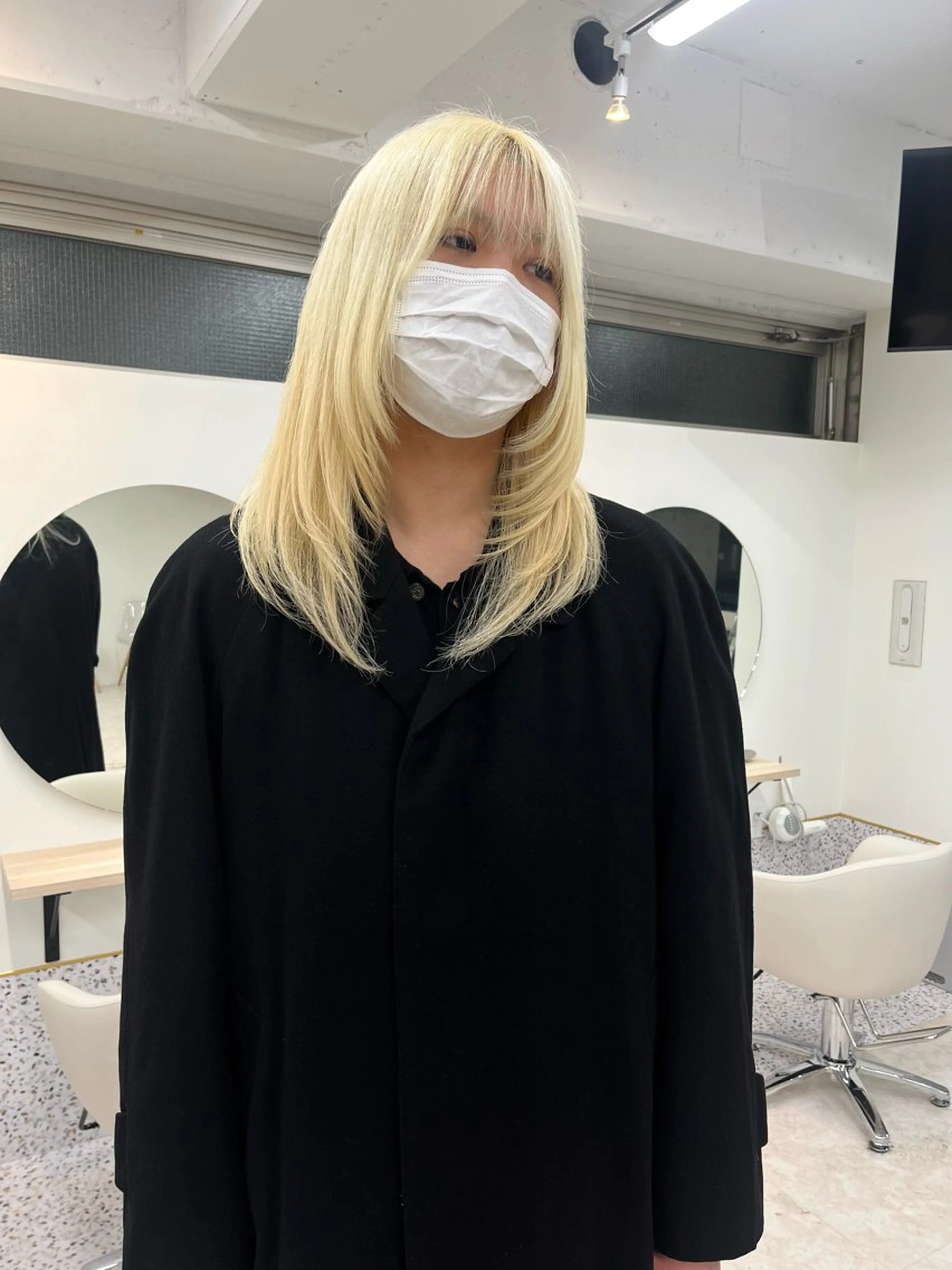 セミロング 顔まわりレイヤー レイヤーカット デザインカラー /るあんのヘアスタイル