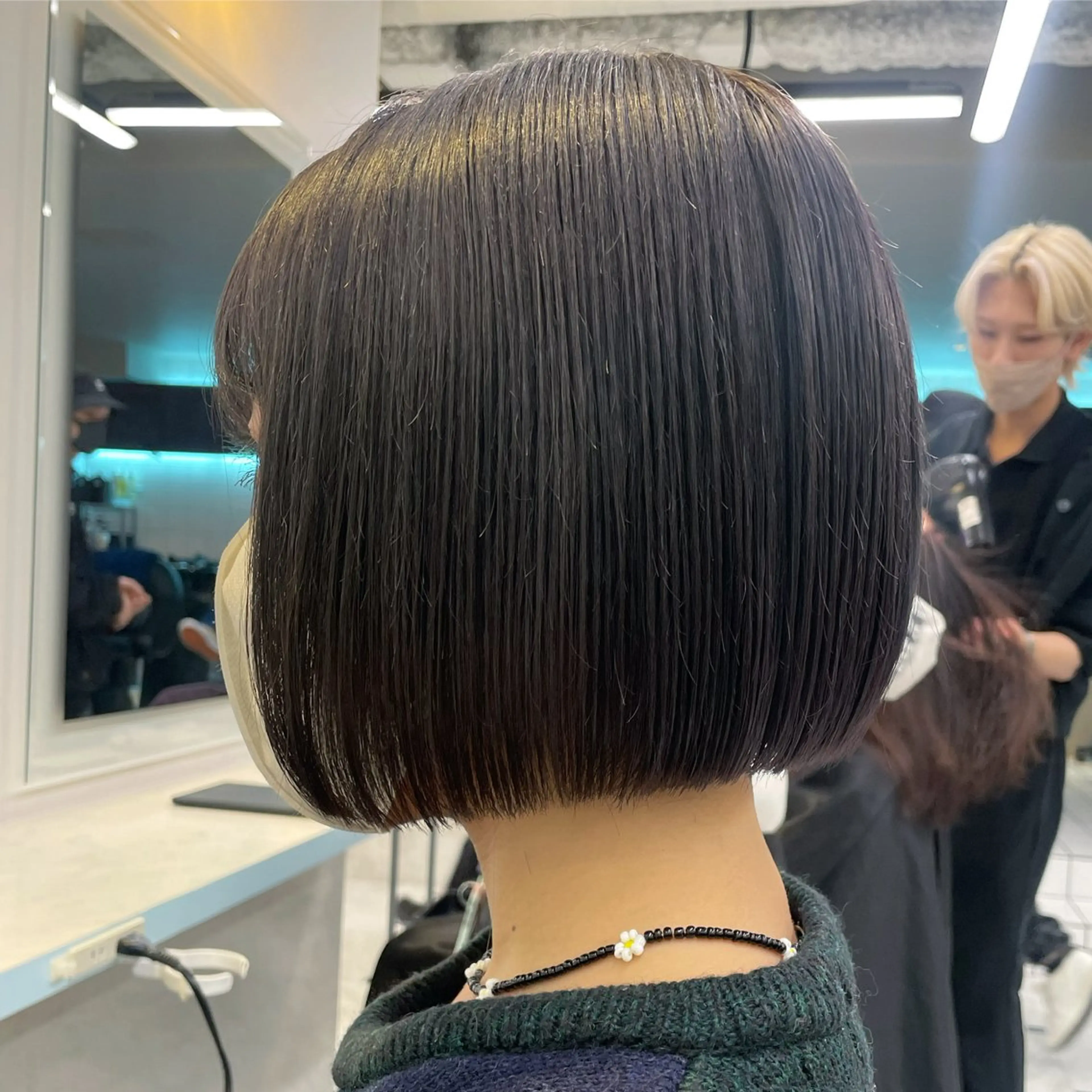 ショート カット 縮毛矯正 トリートメント 🩵透明感カラー× 縮毛ボブ🩵のヘアスタイル