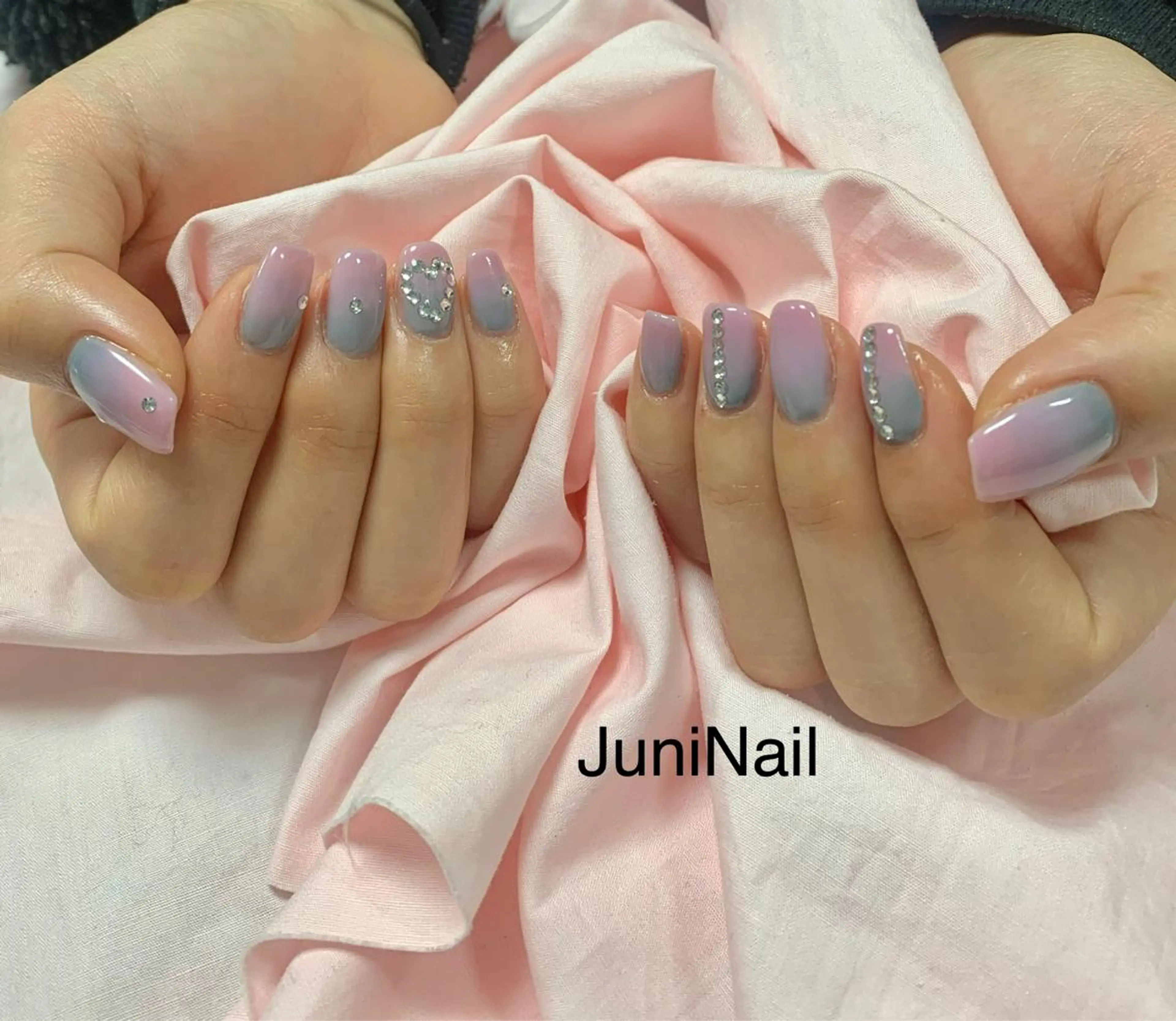 ネイル オーロラネイル クリアネイル 氷ネイル・うるうるネイル 韓国ネイル ニュアンスネイル ハンドネイル JuniNail 주니네일🇰🇷suのネイルデザイン