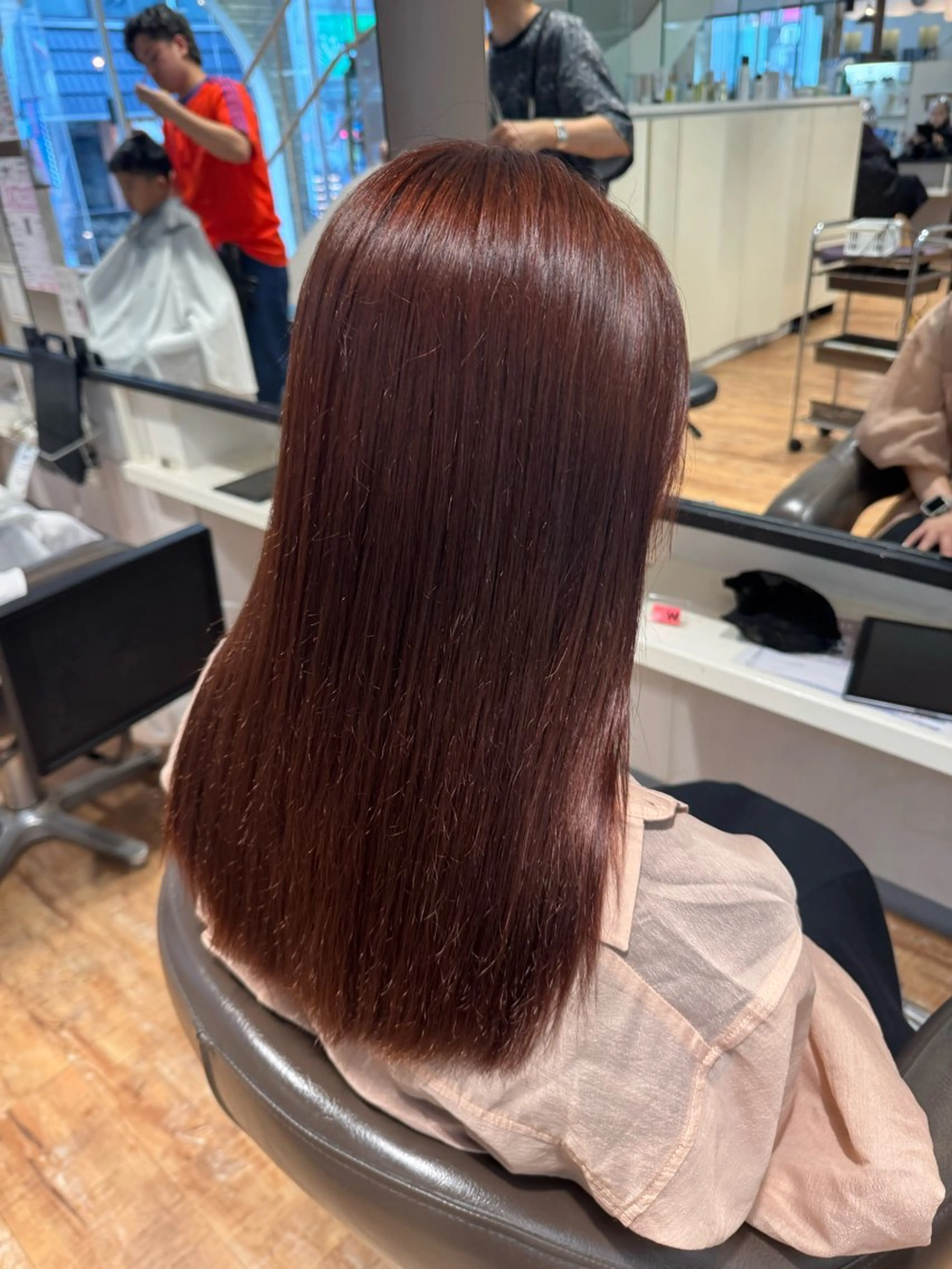 セミロング オレンジブラウン カット ヘアカラー トリートメント hip's eyes 渡辺舜のヘアスタイル