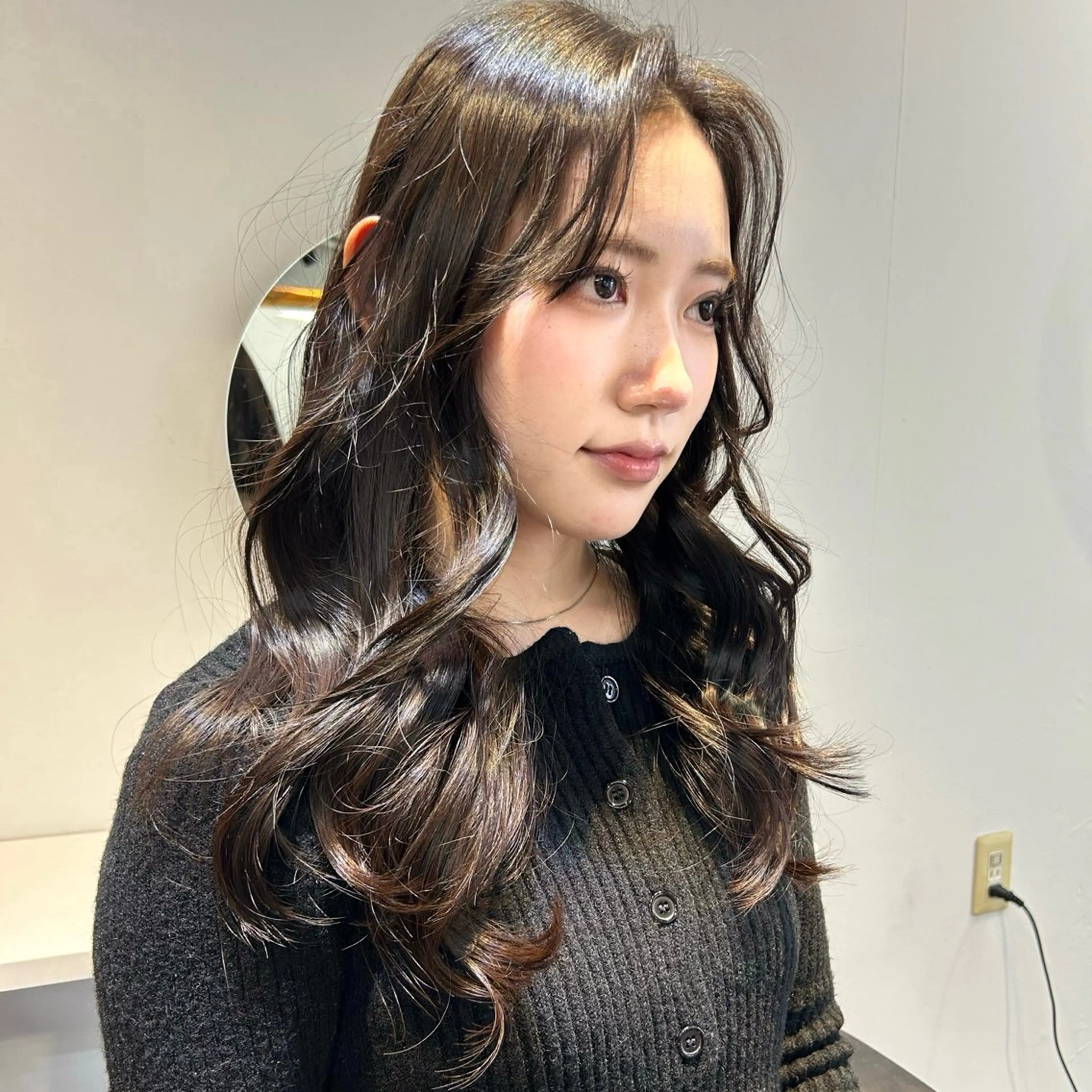 ロング カラー ヘアアレンジ 透明感カラー ダークグレー グレージュ くびれヘア ヨシンモリ カット ヘアカラー トリートメント 韓国ヘア×髪質 改善🇰🇷シオリのヘアスタイル