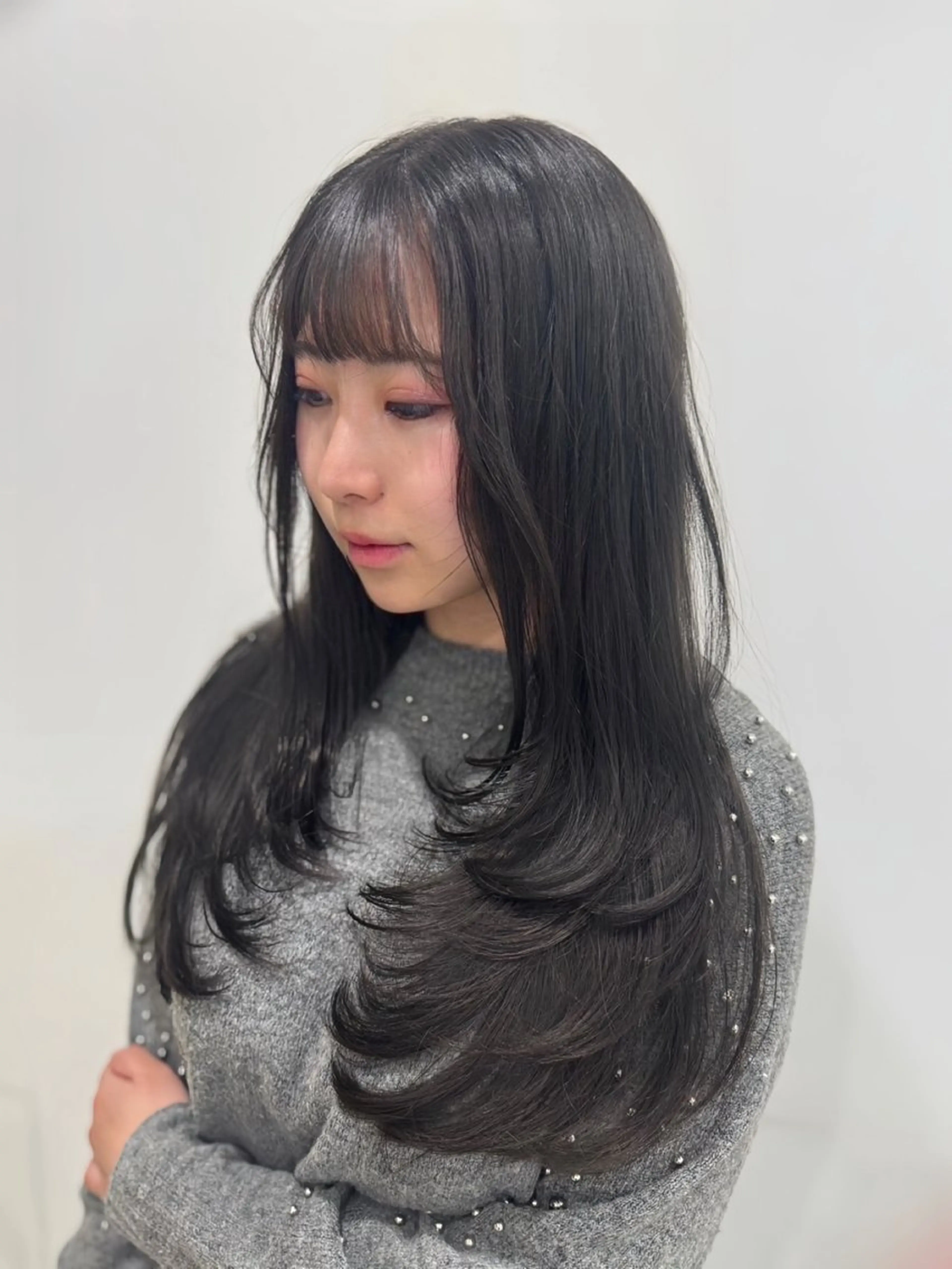 ロング カラー ヘアアレンジ カット ヘアカラー トリートメント ヘッドスパ ヘアセット 韓国レイヤーカット /韓国トレンドカラーのヘアスタイル