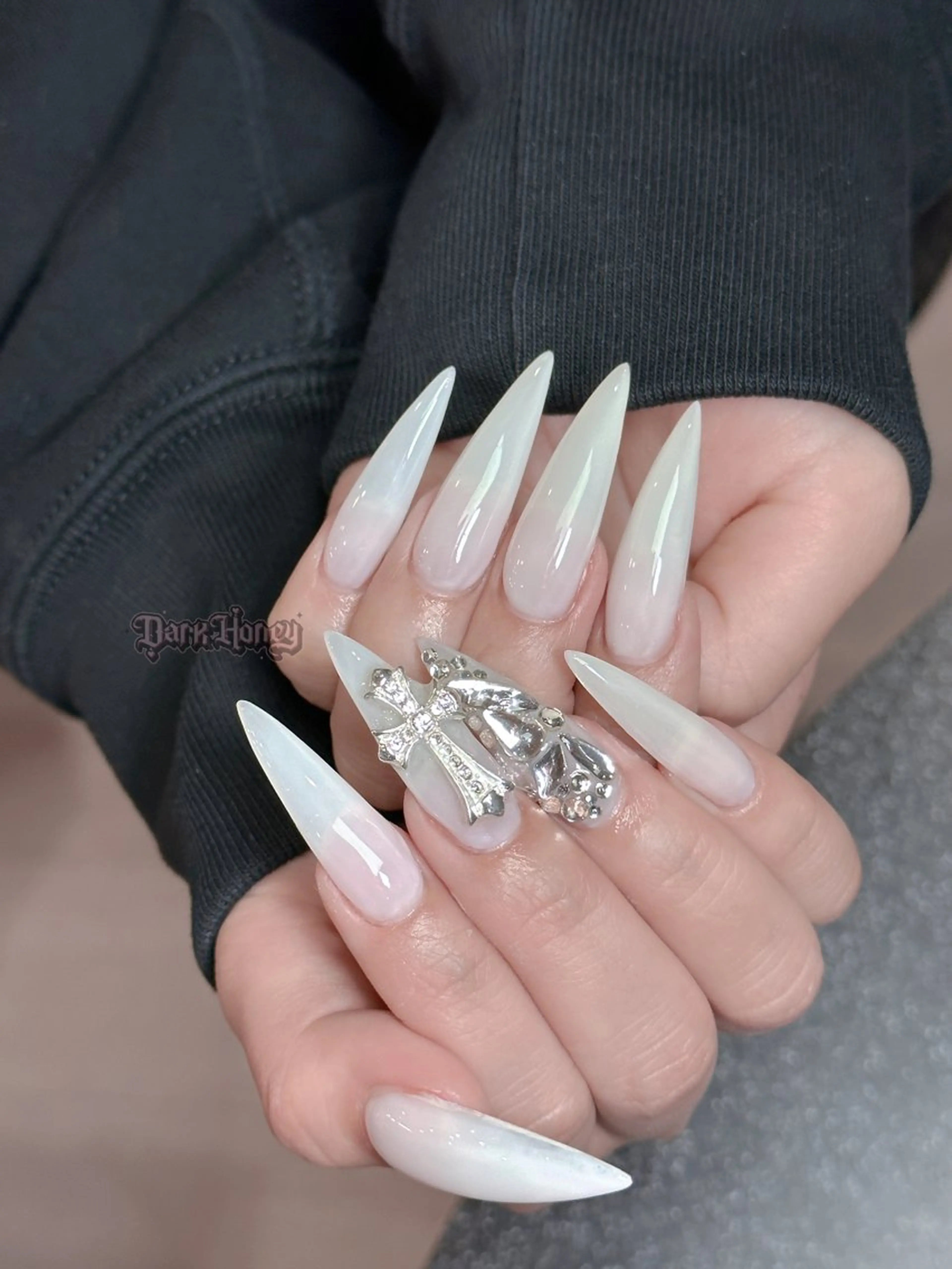 ネイル Dark honey スカルプ専門原宿店のネイルデザイン