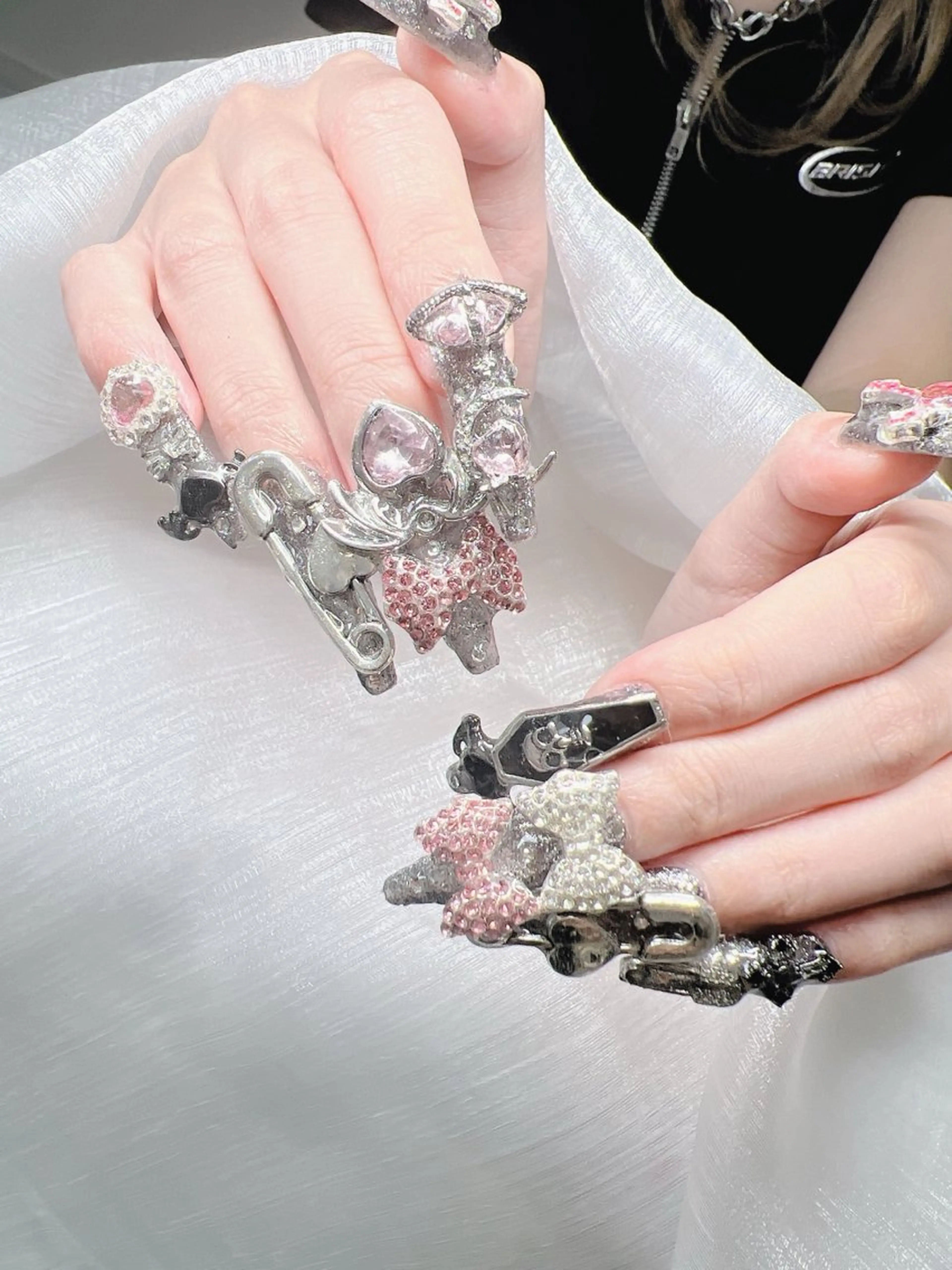 ネイル 長さ出し グラデーション 卒業式 キラキラネイル マグネットネイル ハンドネイル Lee Nailsのネイルデザイン