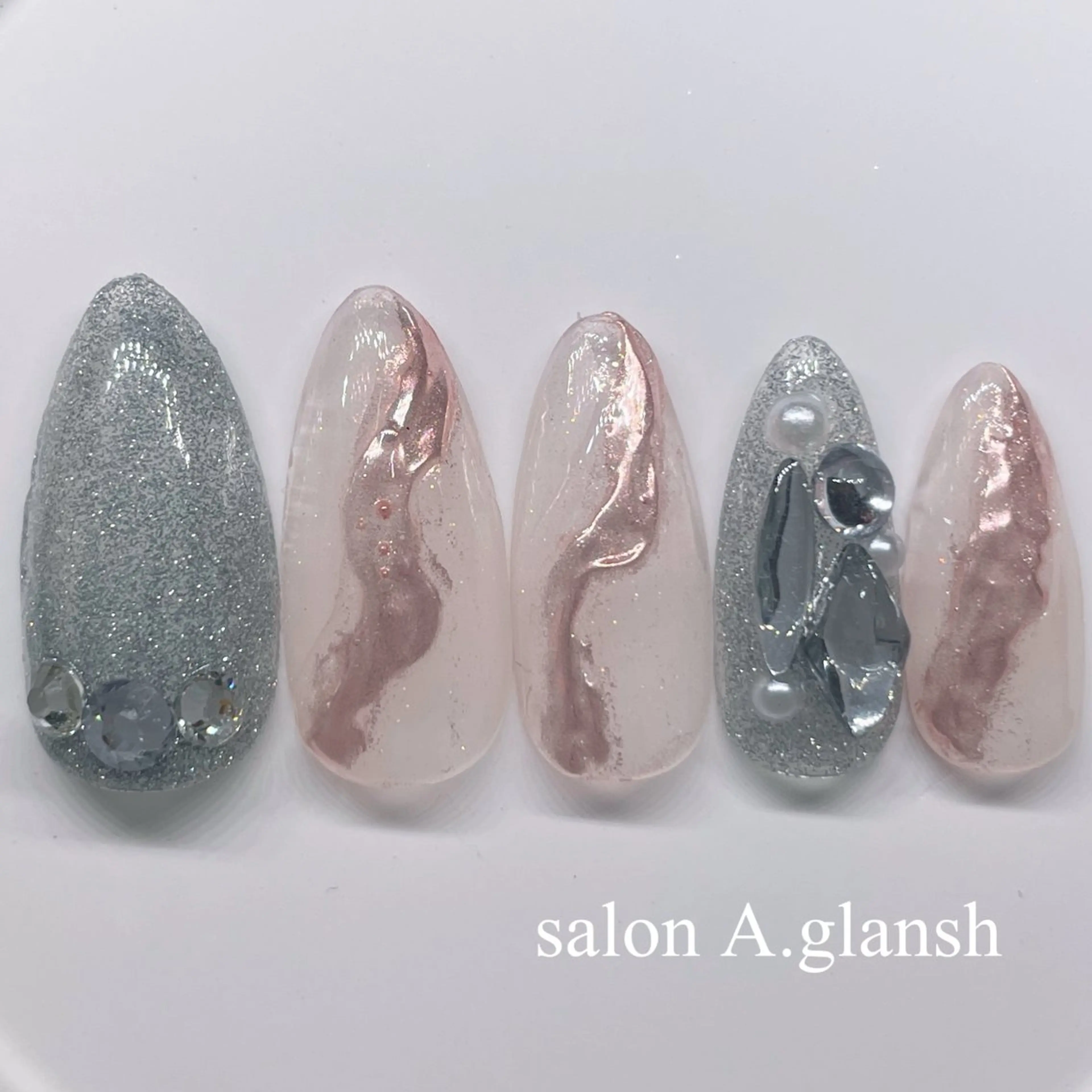 ネイル ハンドネイル salon A.glansh所属・肌質改善salon♪ 効果がわかる♪南森町のネイルデザイン