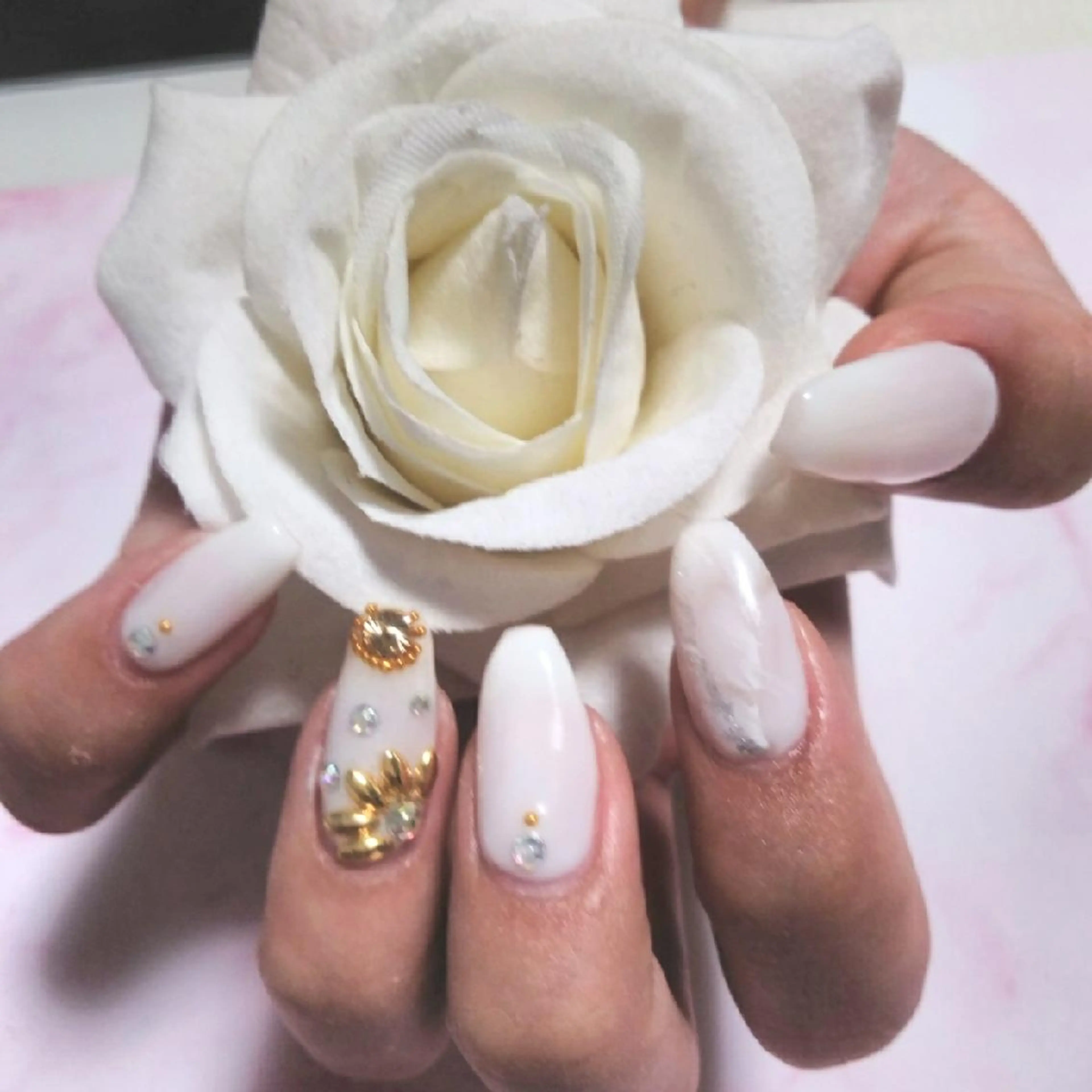 ネイル エステとネイル ローズコンフォートのネイルデザイン