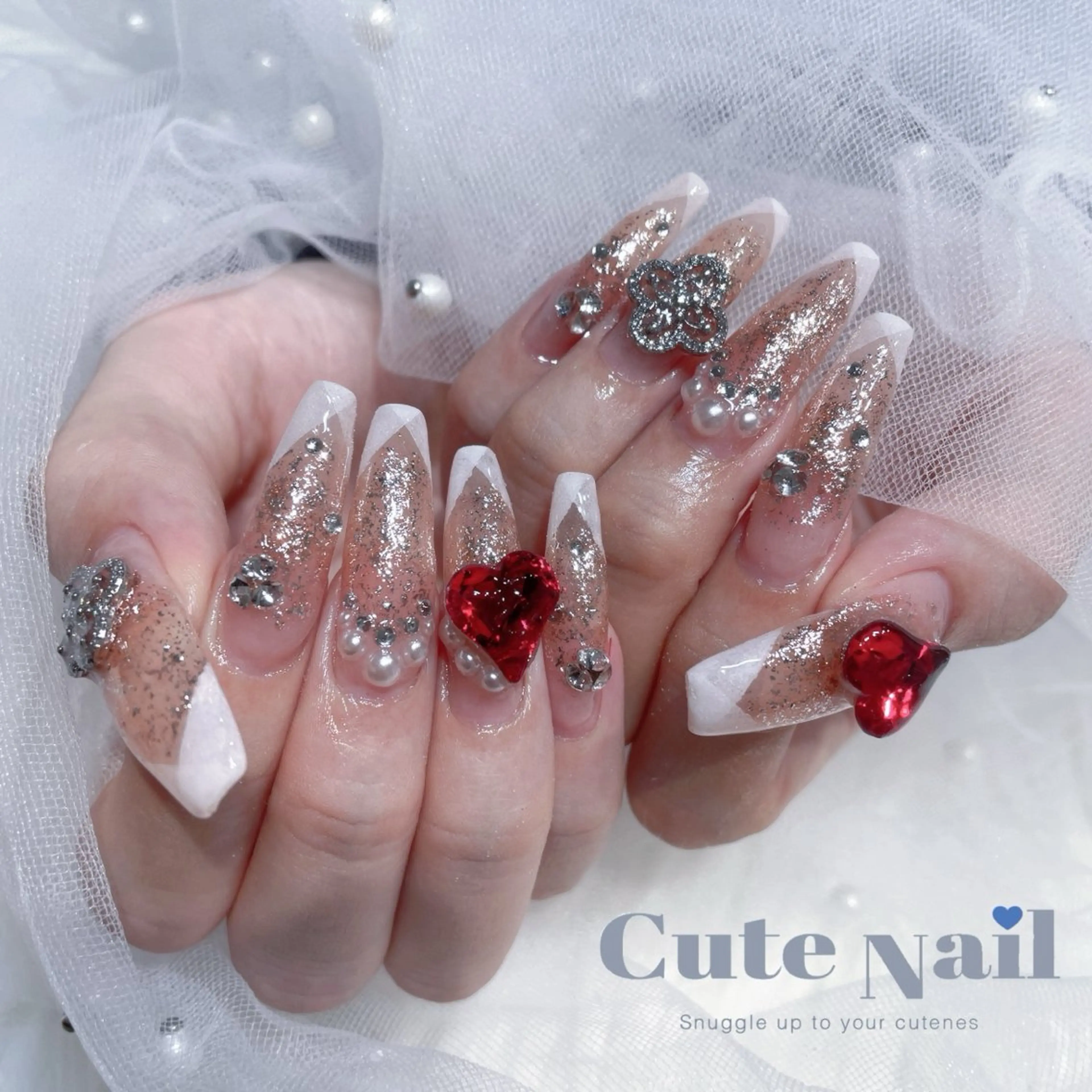 ネイル GO TODAY SHAiRE SALON原宿 Liber所属・️🫧もこ 艶感ネイル🫧のネイルデザイン