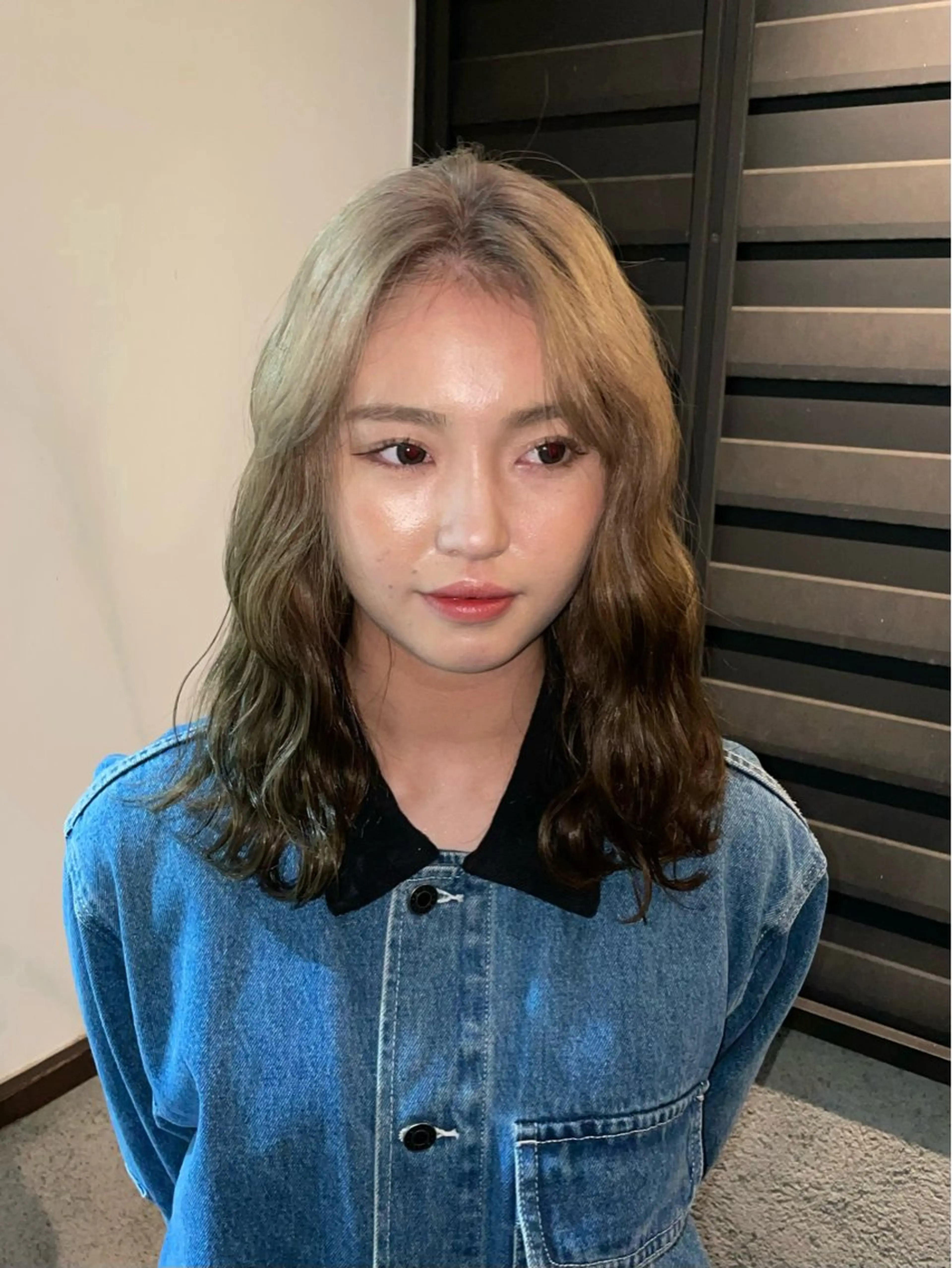 ミディアム ヘアカラー 大久保 桃夏のヘアスタイル