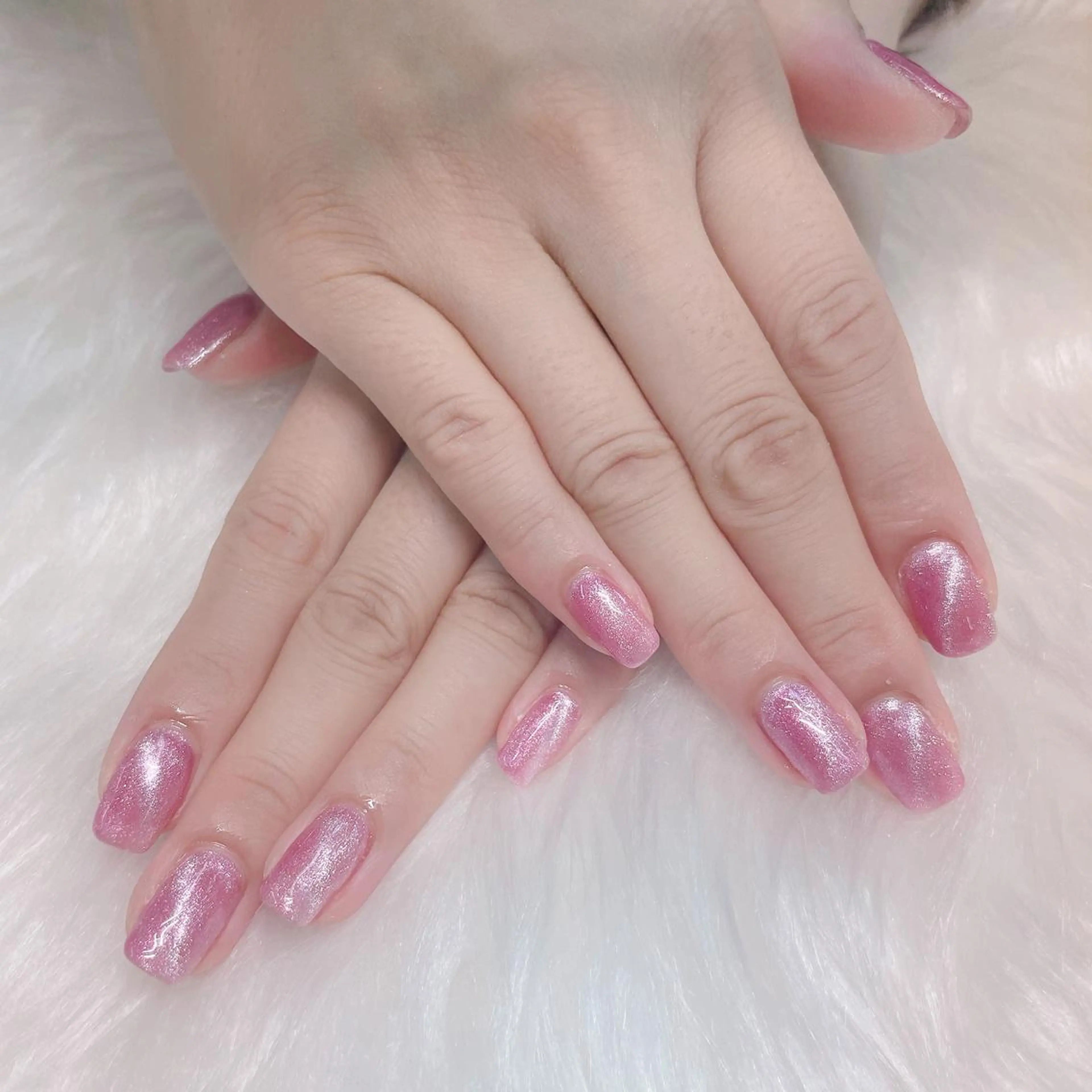 ネイル Go  Today シェアサロン 新宿Gratia店所属・杉山 栞のネイルデザイン