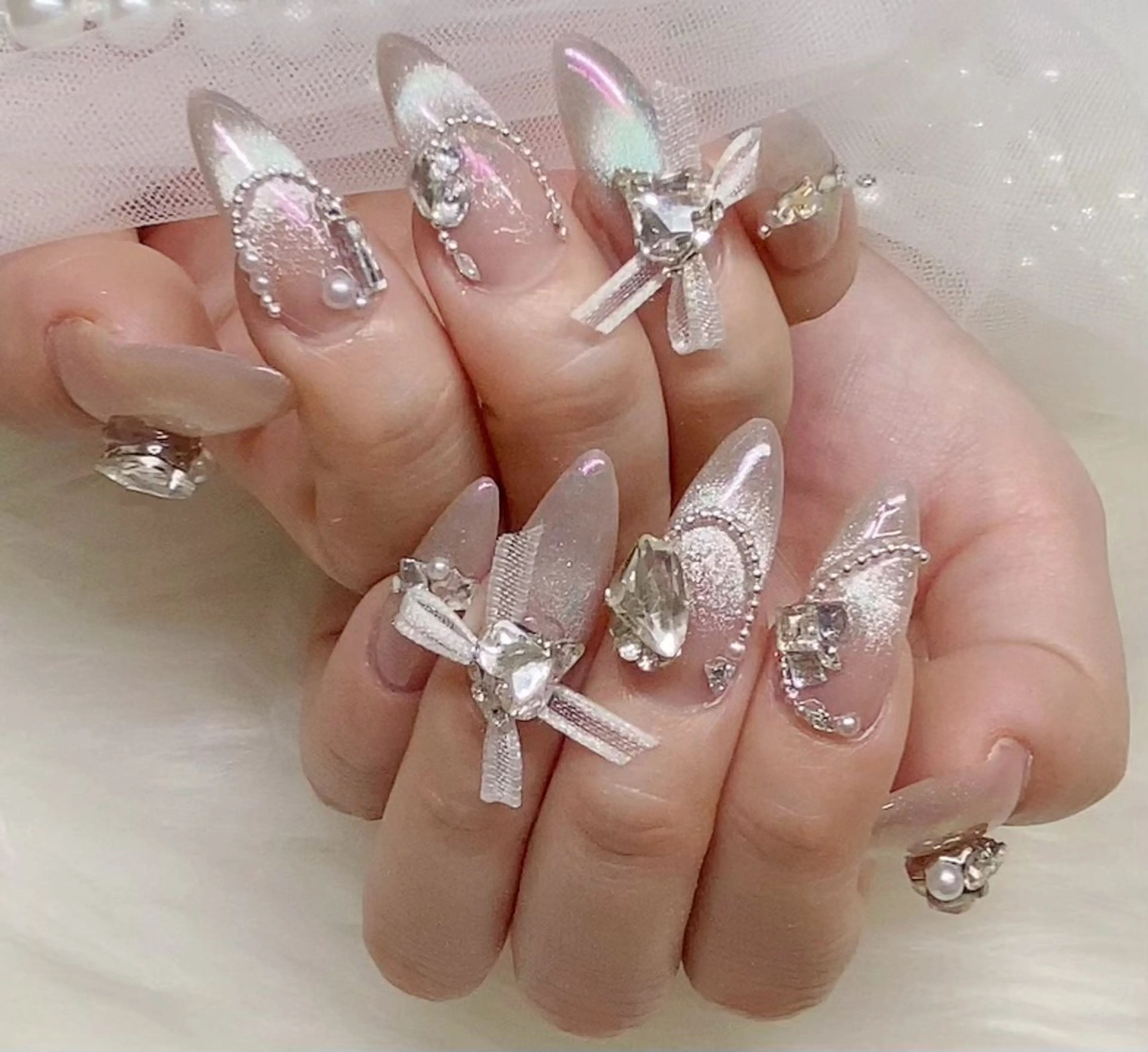 ネイル オーロラネイル フレンチネイル マグネットネイル マグネットフレンチ 持ち込み ETERNA Nail 銀座店【パラジェル/フィルイン/チップ長さだし/マグネット/ニュアンス】所属・ア カリのネイルデザイン